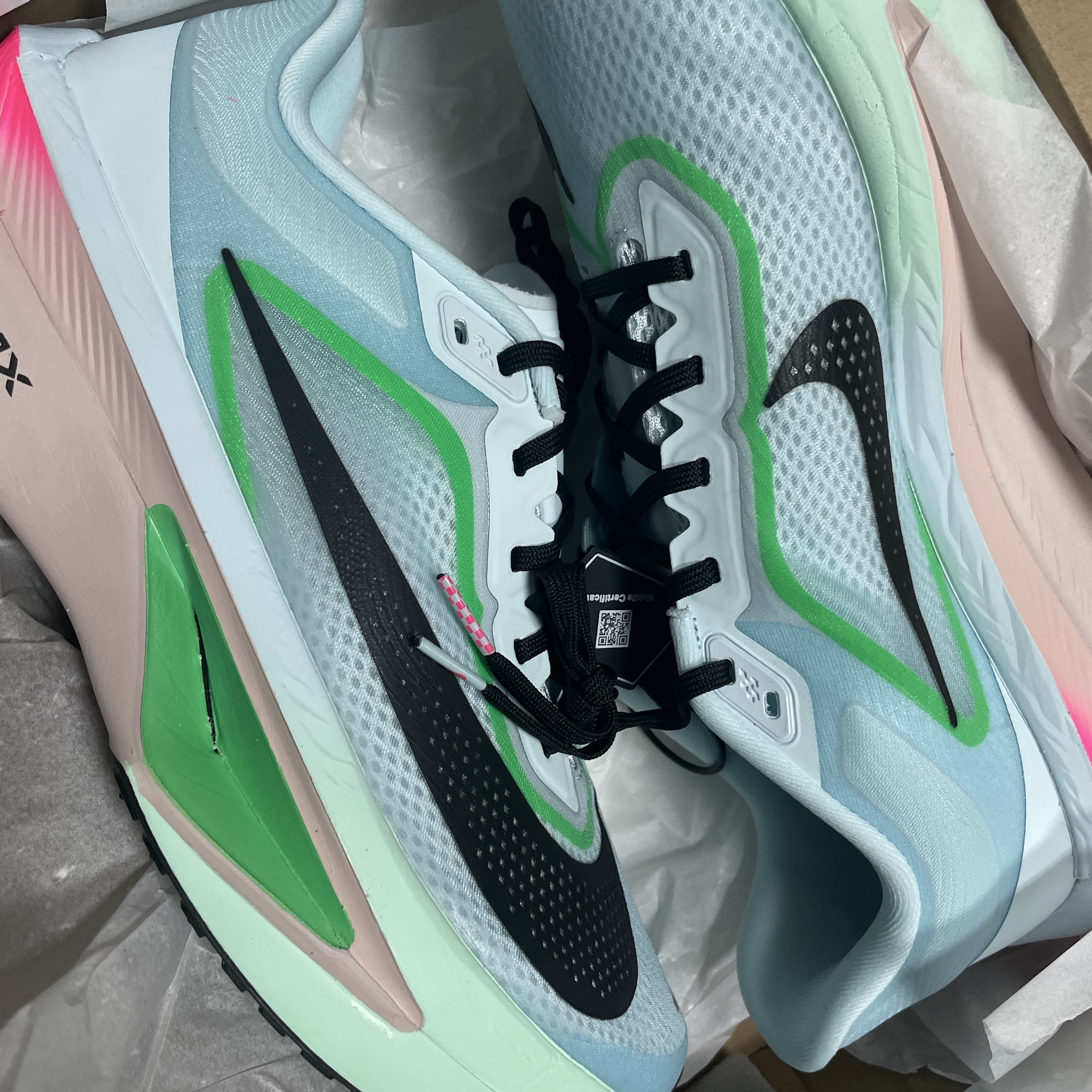 Nike Zoom Fly 6 Glacier Ice Hyper Pink 착용 스타일