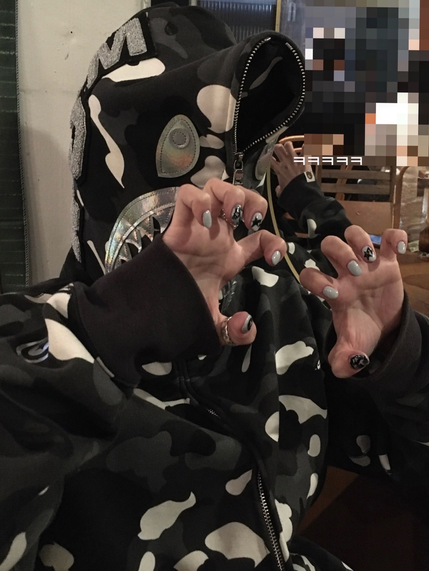 BAPE City Camo Shark Full Zip Hoodie Black 착용 스타일