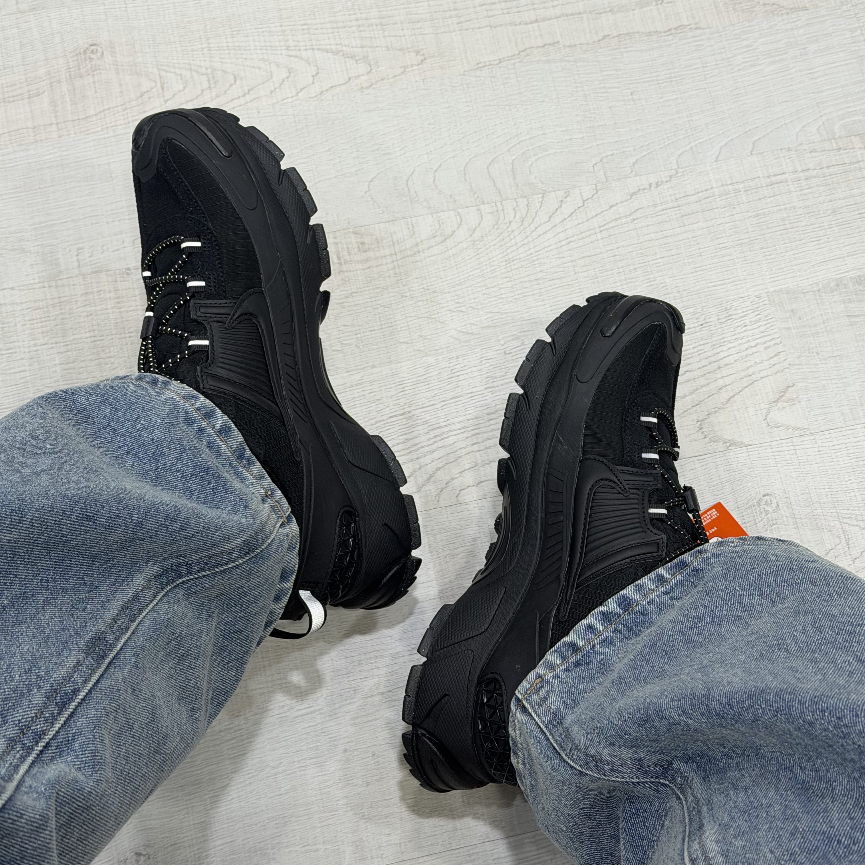 Nike Zoom Vomero Roam Black Racer Blue 착용 스타일 - 1
