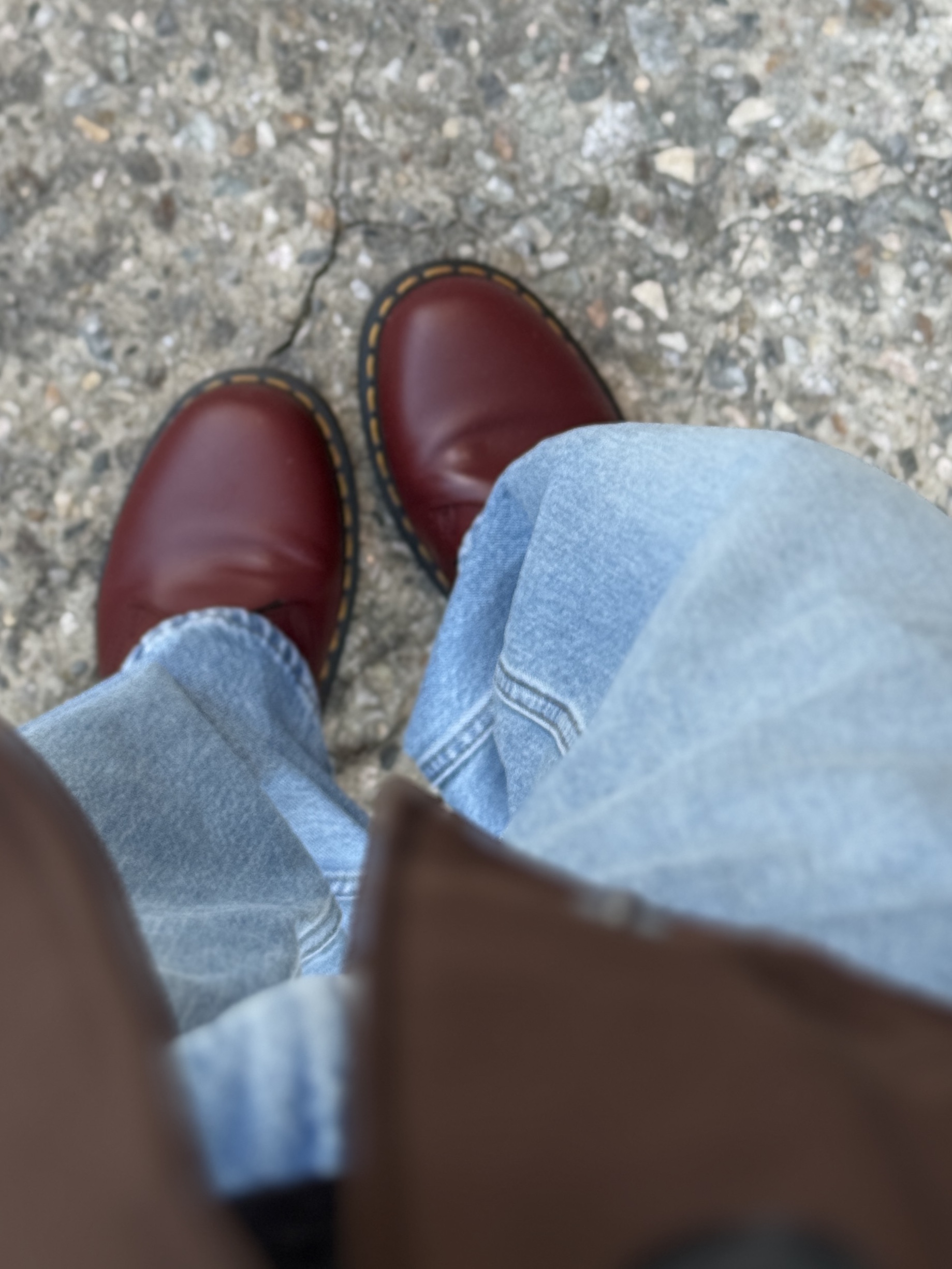 Dr. Martens 1461 Smooth Leather Oxford Shoes Cherry Red, Uniqlo x JW Anderson Straight Jean Blue - KR 착용 스타일 - 8