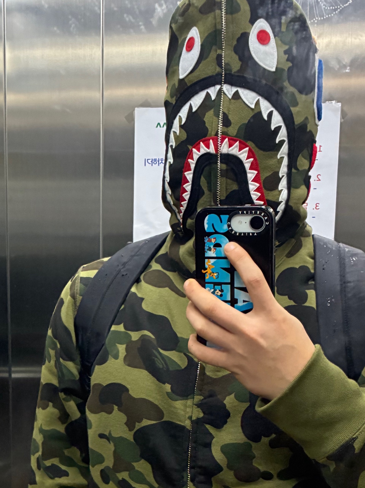 BAPE 1st Camo Shark Full Zip Hoodie Army Green 착용 스타일