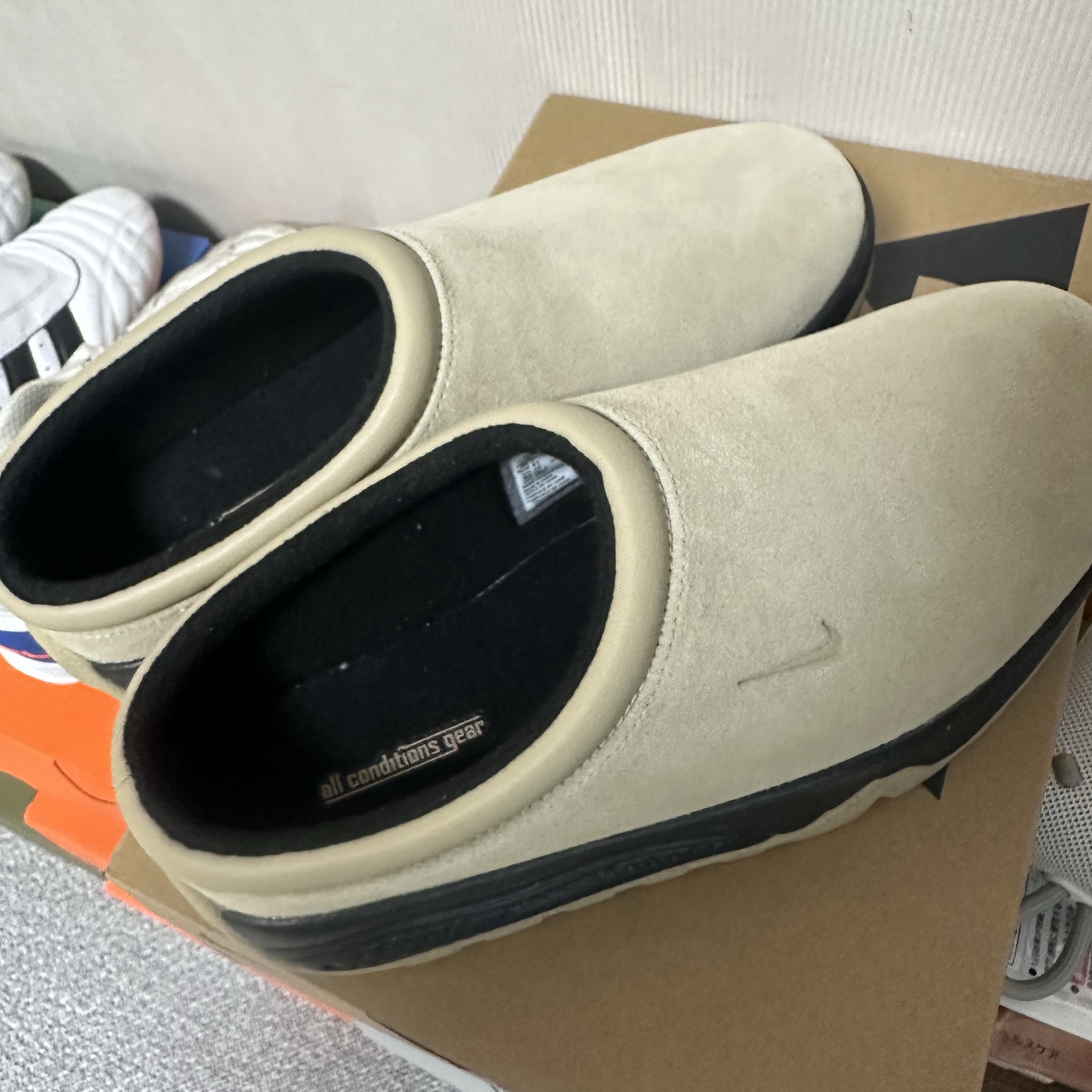Nike ACG Rufus Limestone and Black 착용 스타일