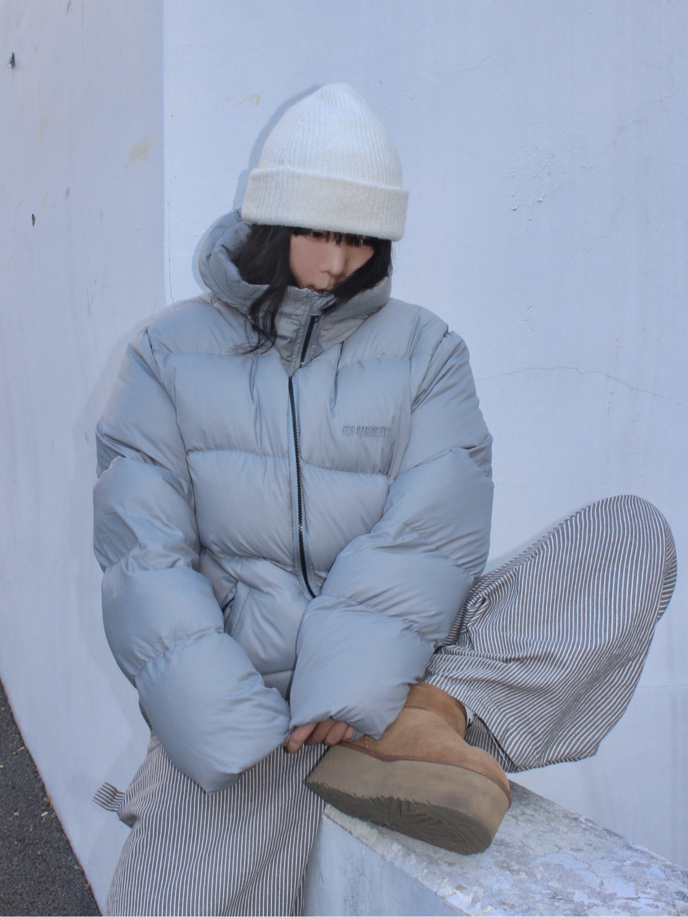 QT8 GARMENTS Duck Down Heavyweight Hoodie Jacket Greyed Skyblue 착용 스타일 - 1