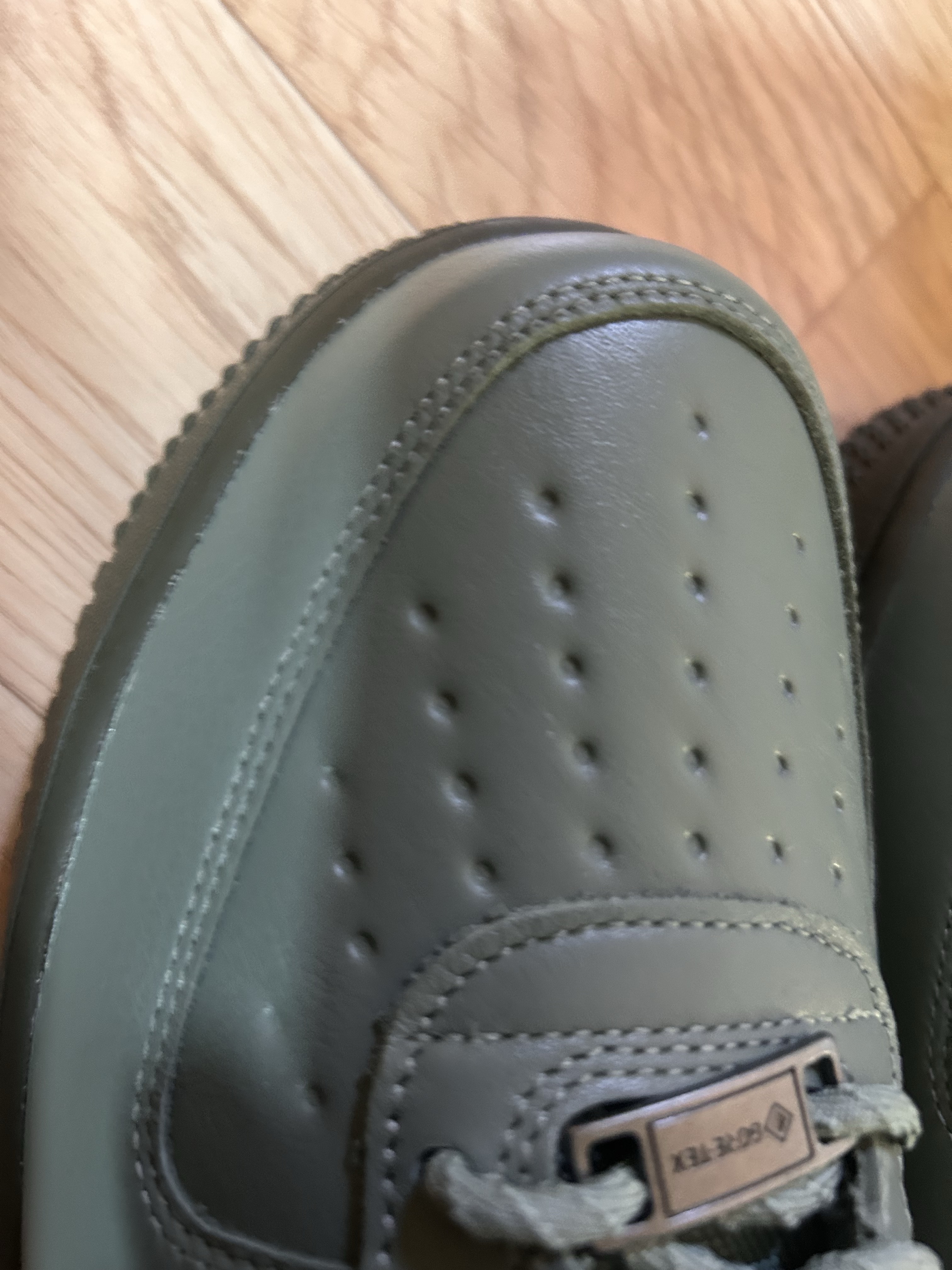 Nike Air Force 1 Low Gore-Tex Vibram Clay Green 착용 스타일