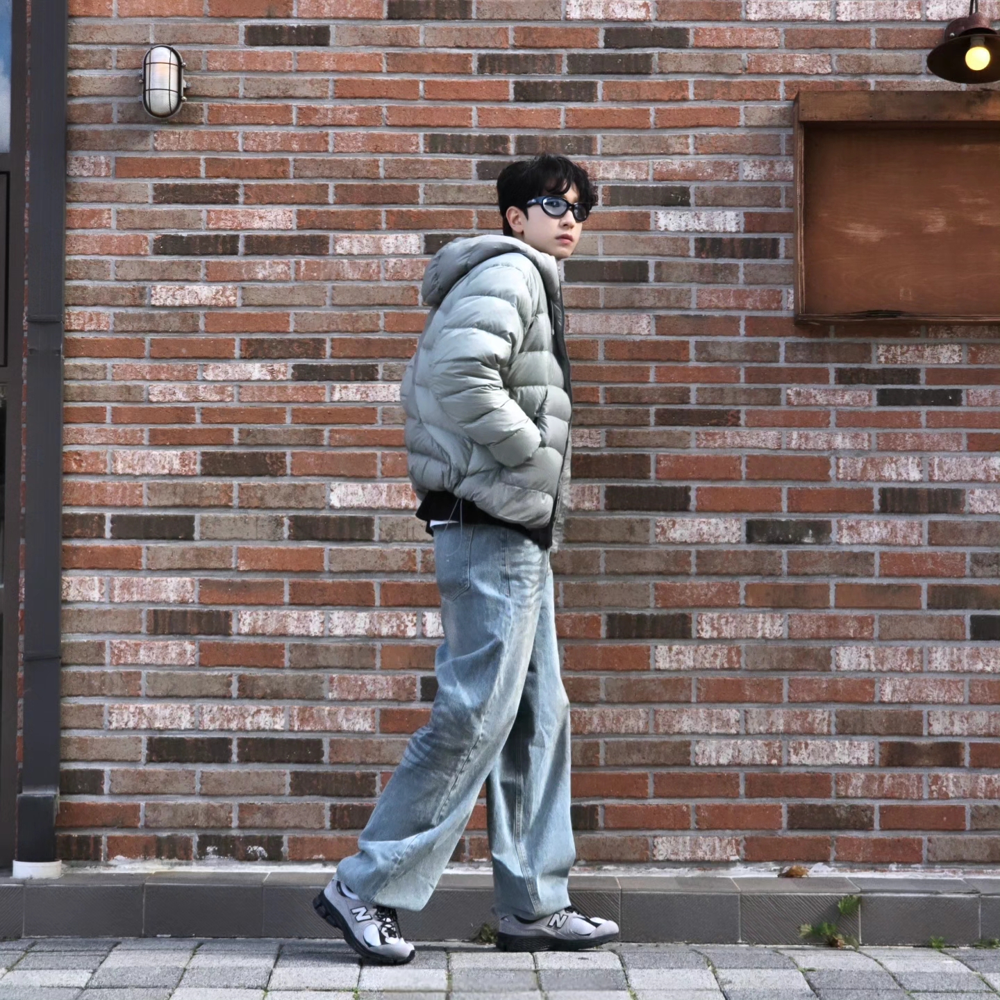 The North Face Ruta Down Jacket Light Khaki - 25SS, Supreme x Dickies Thermal Black - 25FW 착용 스타일 - 3