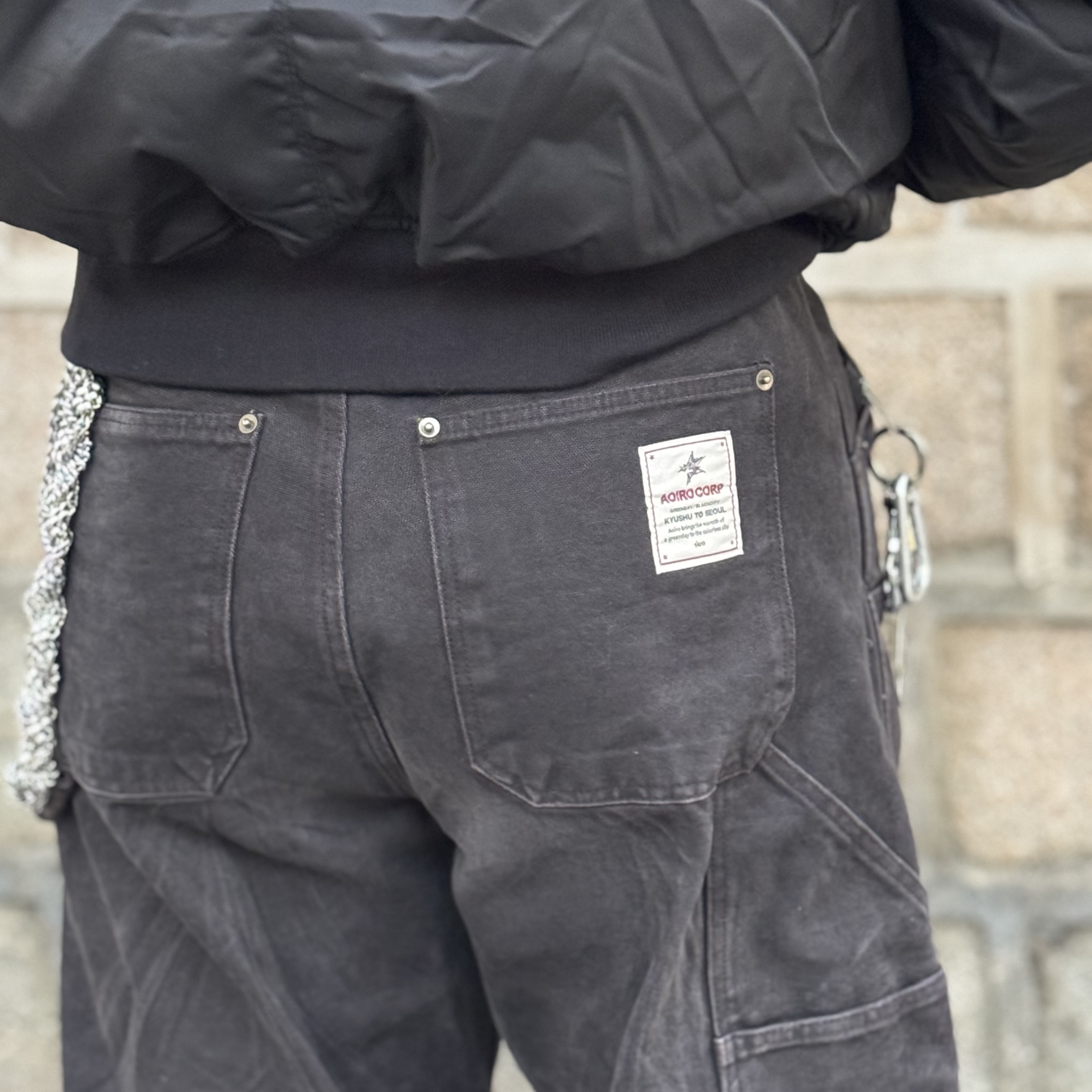 Aoiro Cutted Double Knee Pants Black Pearl, New Balance x JJJJound 2002R Gore-Tex Charcoal 착용 스타일 - 3