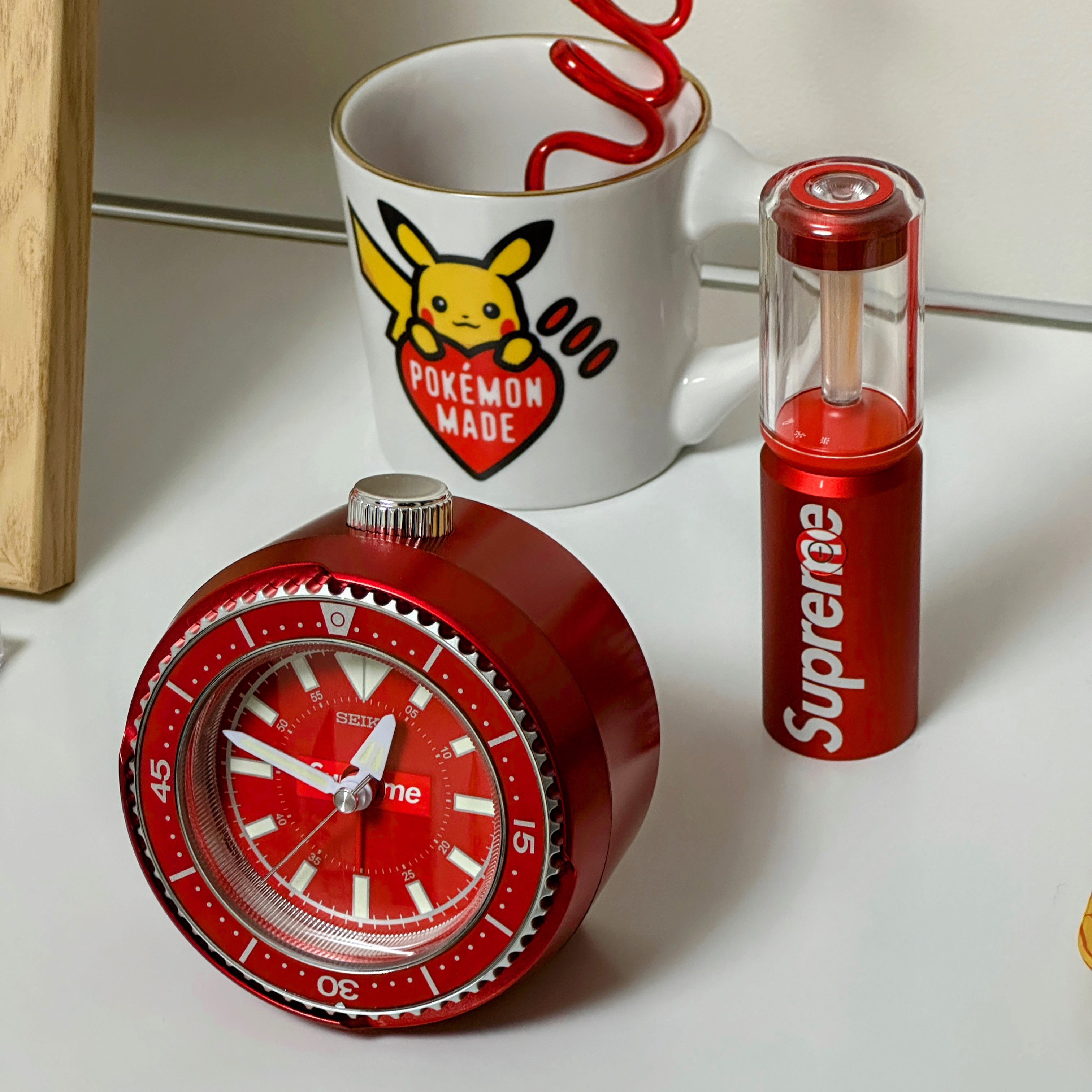 Supreme x Seiko Mai Alarm Clock Red - 25SS 착용 스타일