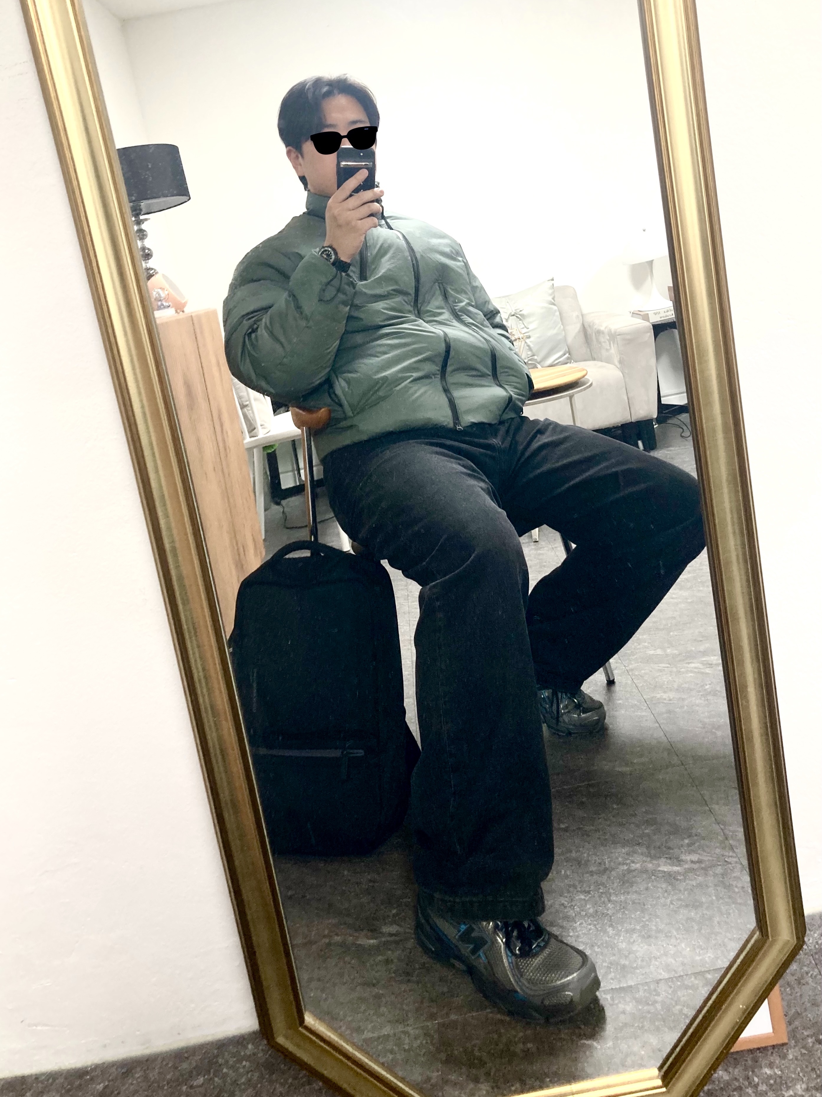 New Balance 740v2 Castlerock Terrarium, Carhartt WIP Robertson Denim Landon Pants Black Stone Washed 착용 스타일 - 1