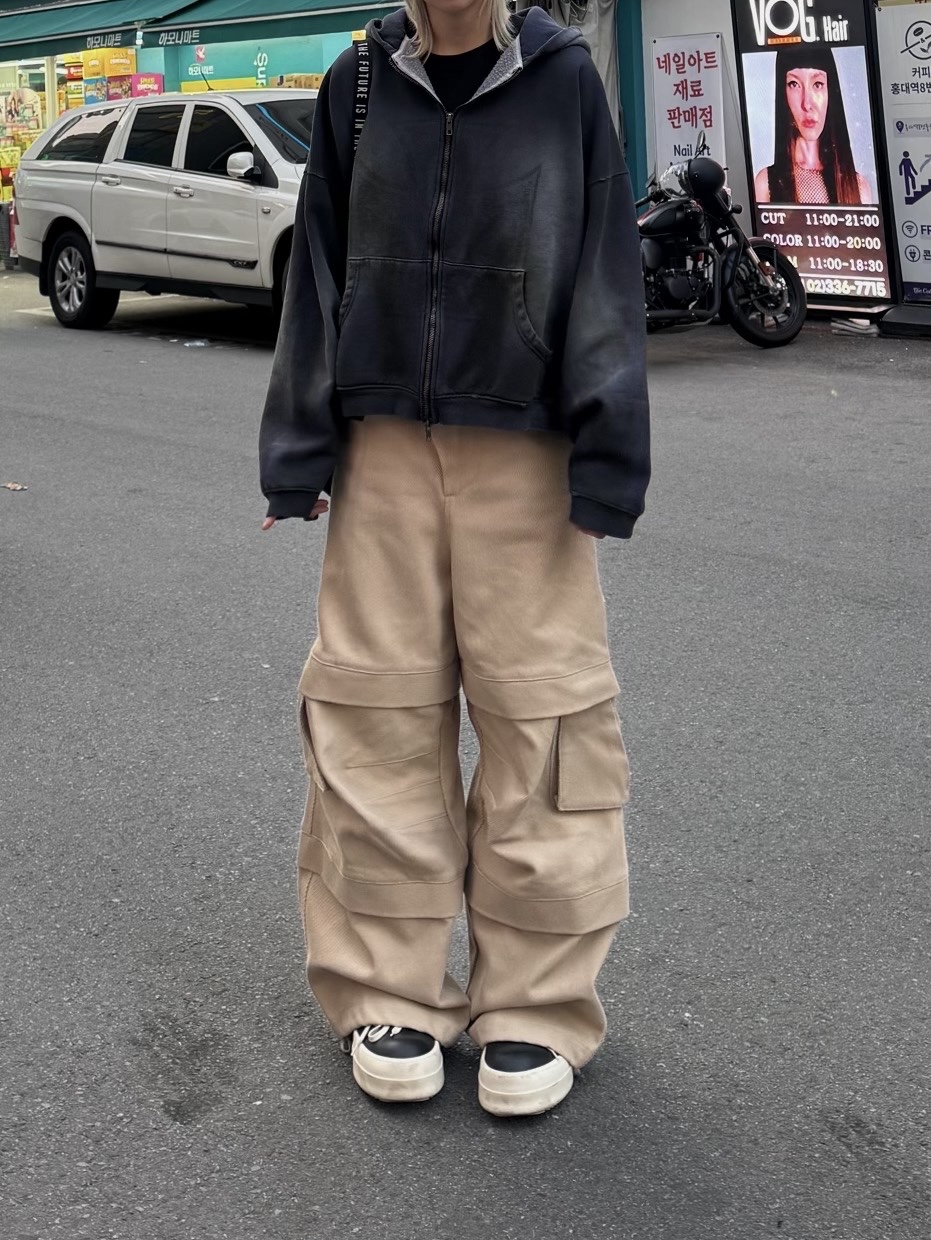 Undermycar Silent Saints in Multi Iron Cross Zipped Hoodie Purple - 25SS, Kamien Titan Baggy Pants Beige 착용 스타일