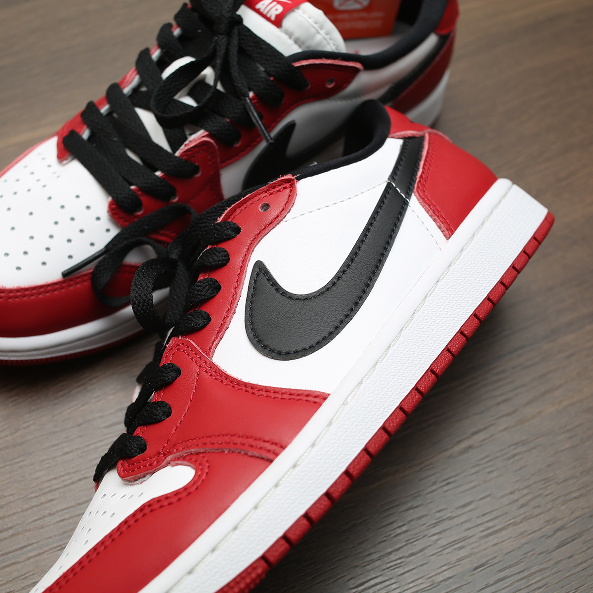 Jordan 1 Retro Low OG Chicago 착용 스타일 - 8