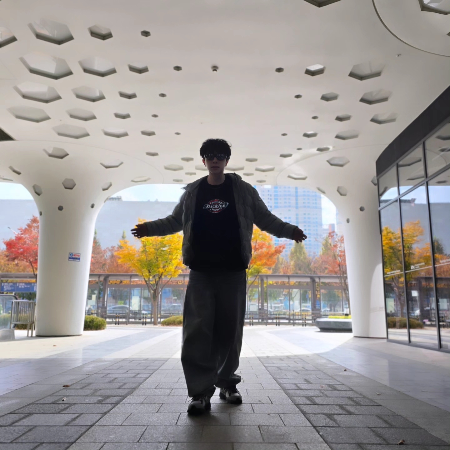 Supreme x Dickies Thermal Black - 25FW, The North Face Ruta Down Jacket Light Khaki - 25SS 착용 스타일 - 3