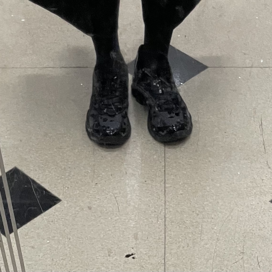 Asics x Cecilie Bahnsen Gel-Cumulus 16 Black 착용 스타일 - 1