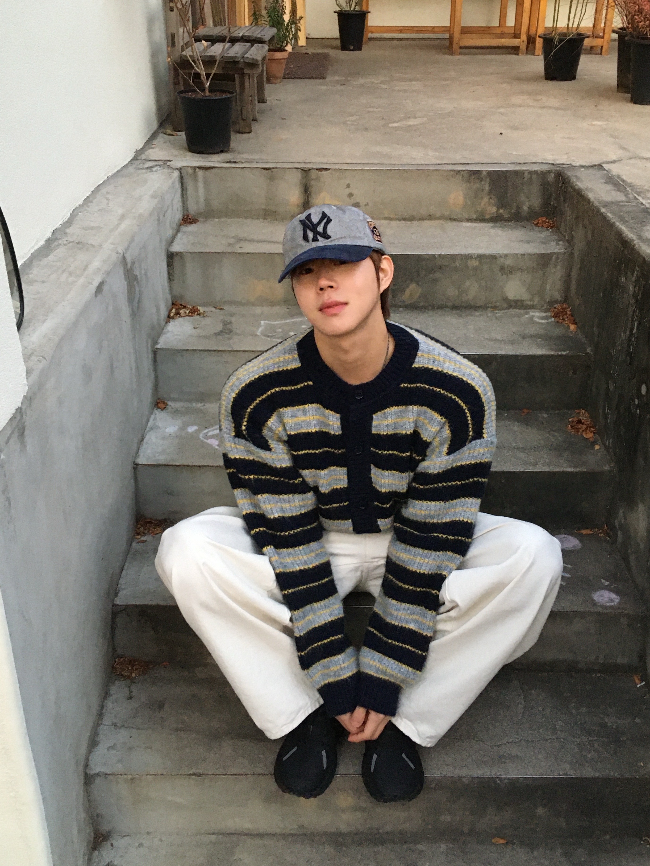 Norda 001/A Stealth Black 착용 스타일 - 2