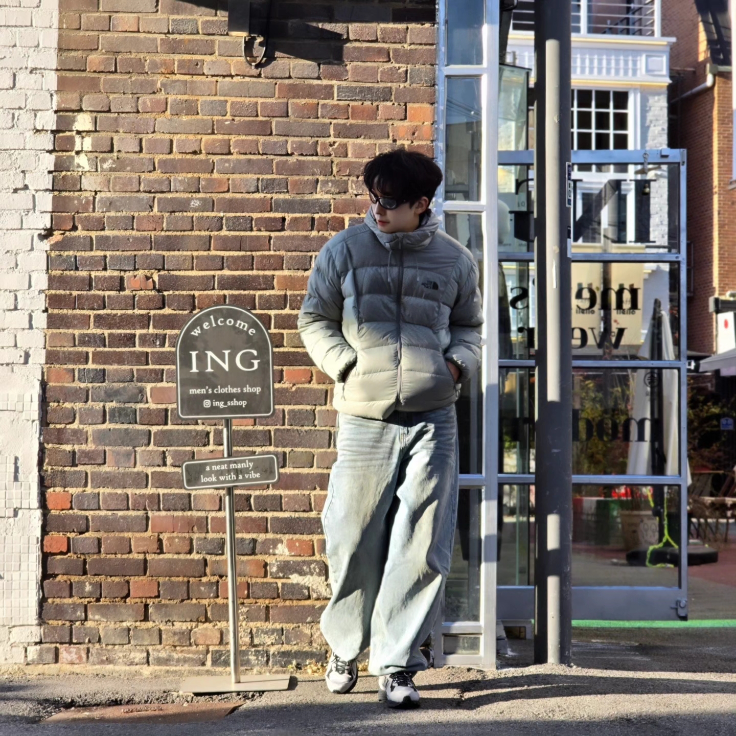 The North Face Ruta Down Jacket Light Khaki - 25SS, New Balance 2002R Grey Black 착용 스타일 - 1