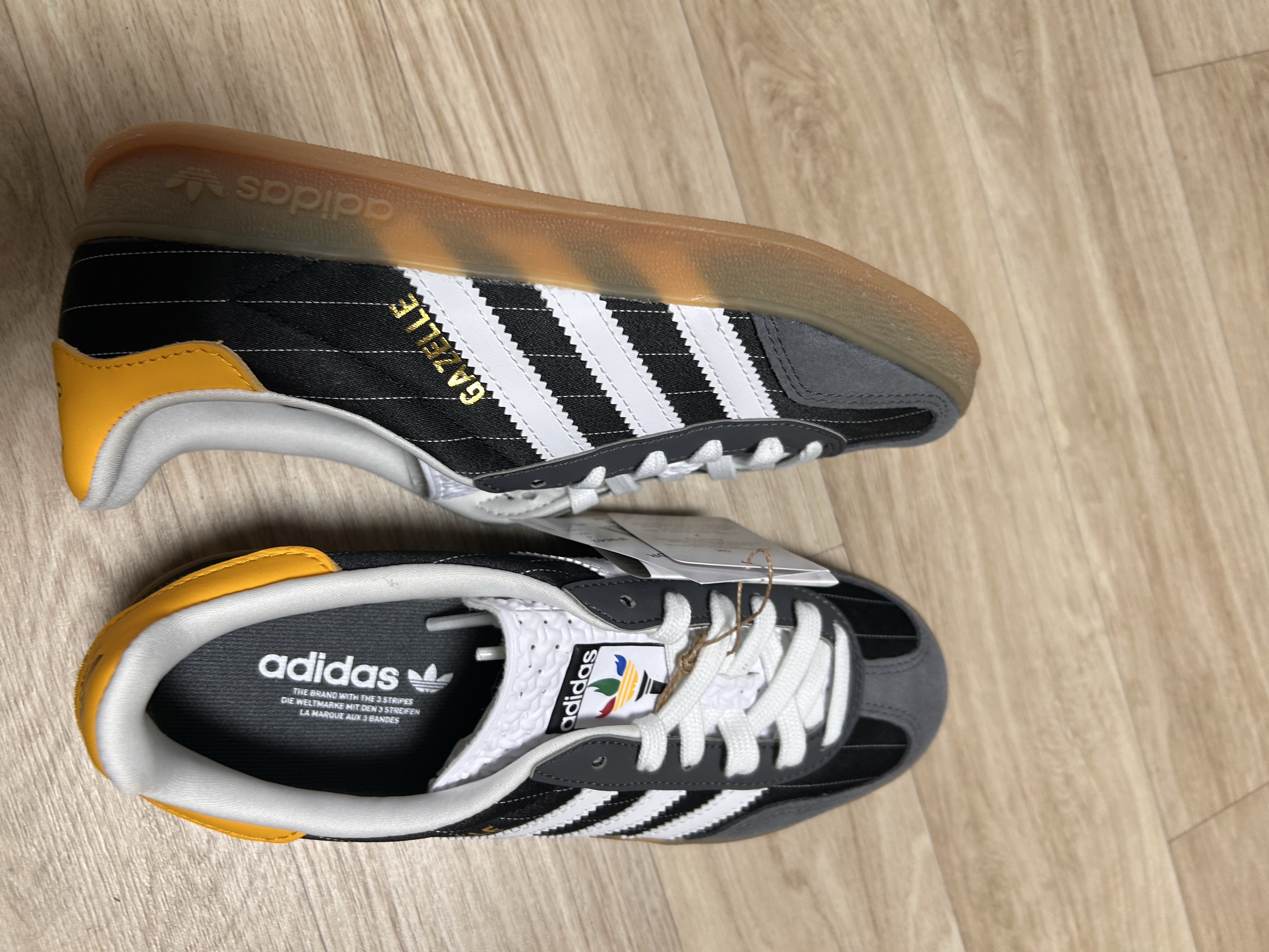 Adidas Gazelle Indoor Core Black Cloud White 착용 스타일