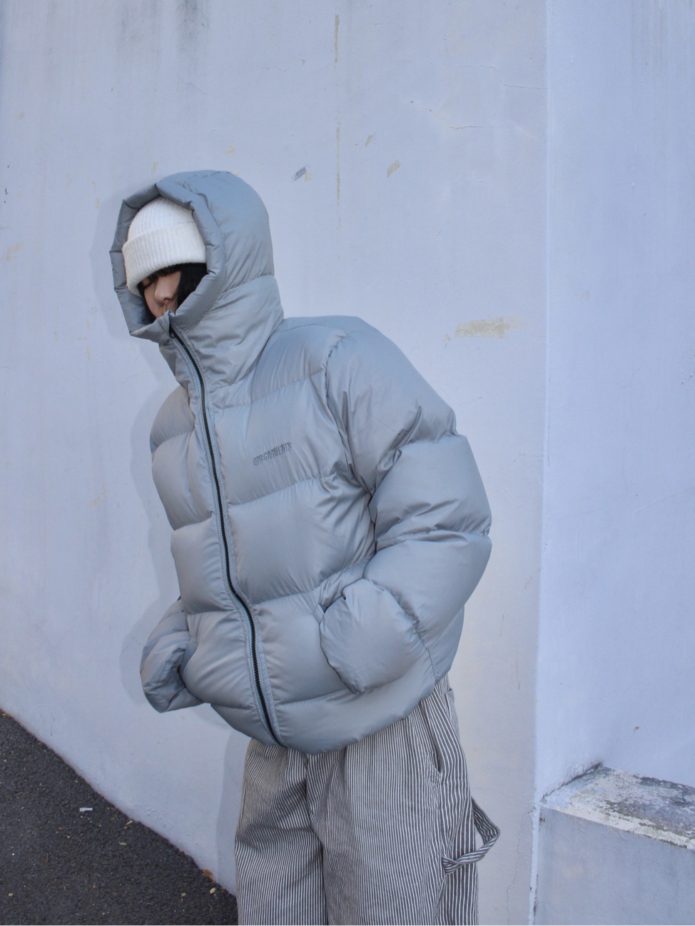 QT8 GARMENTS Duck Down Heavyweight Hoodie Jacket Greyed Skyblue 착용 스타일 - 2
