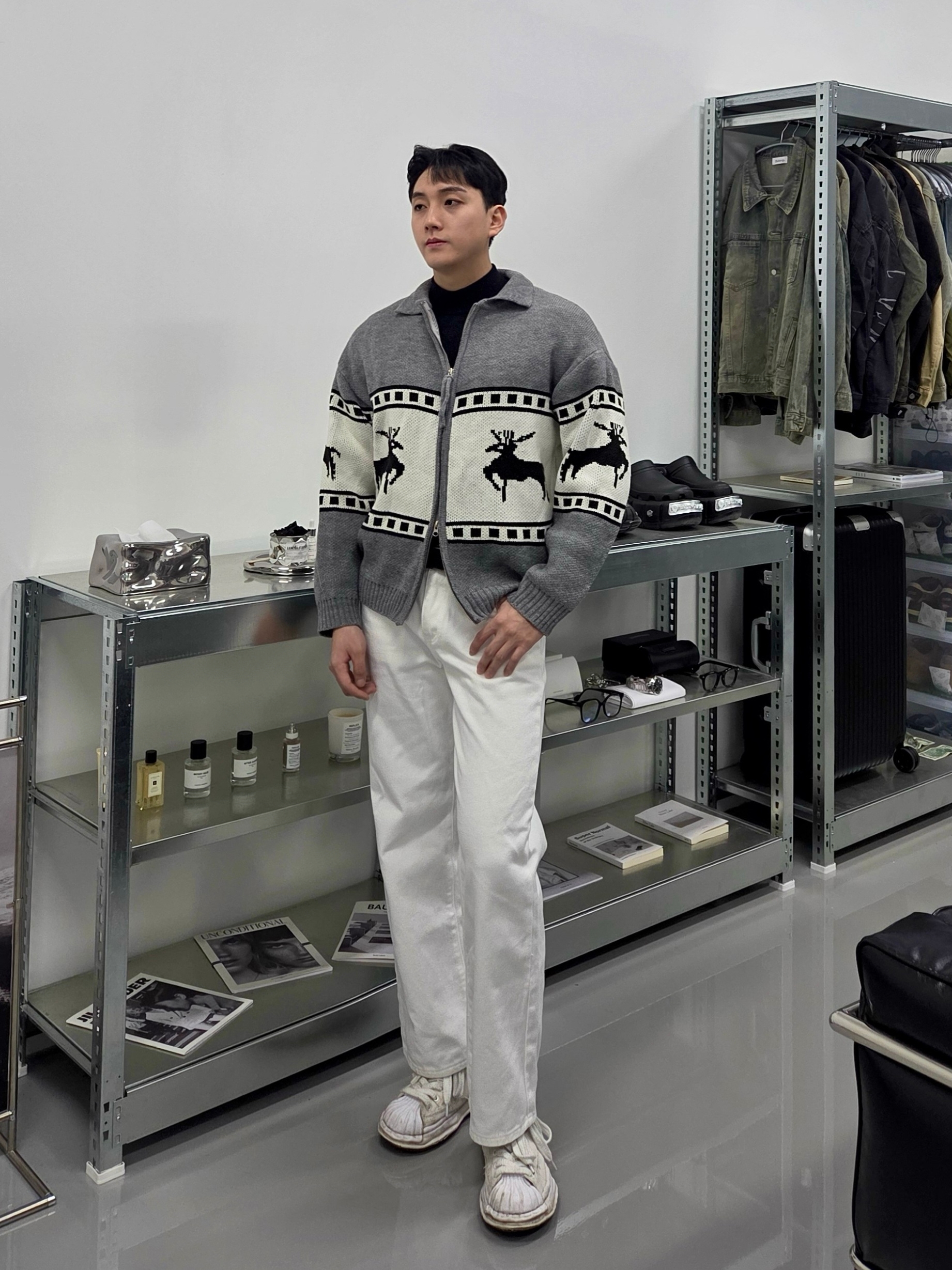 Maison Mihara Yasuhiro Blakey OG Sole Canvas Low-top Sneakers White 착용 스타일 - 2
