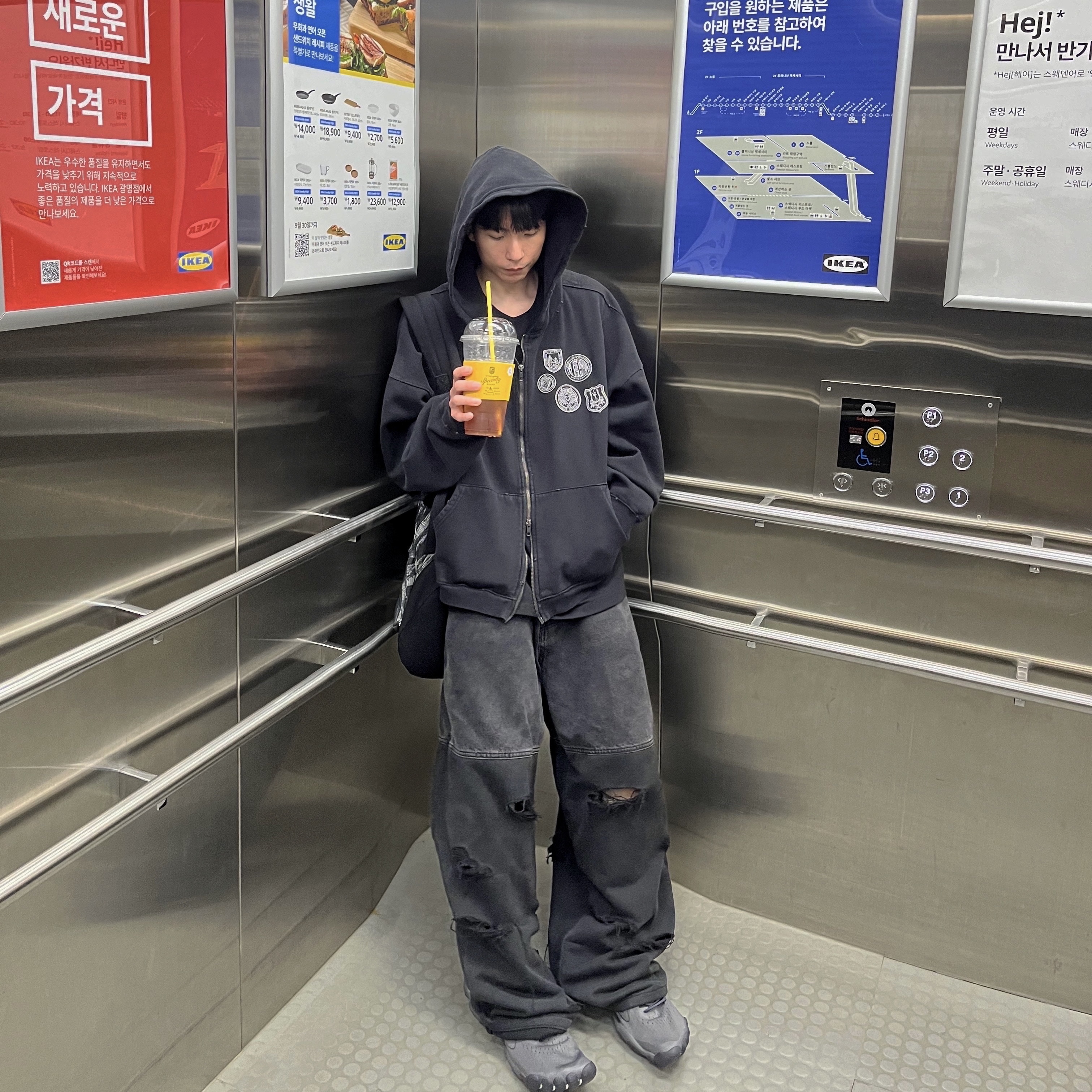 Undermycar Dival Real Divided Damage Washed Pants Inkwell - 23FW, Undermycar Old Dyeing Multi Patched Zipped Hoodie Black - 24FW 착용 스타일