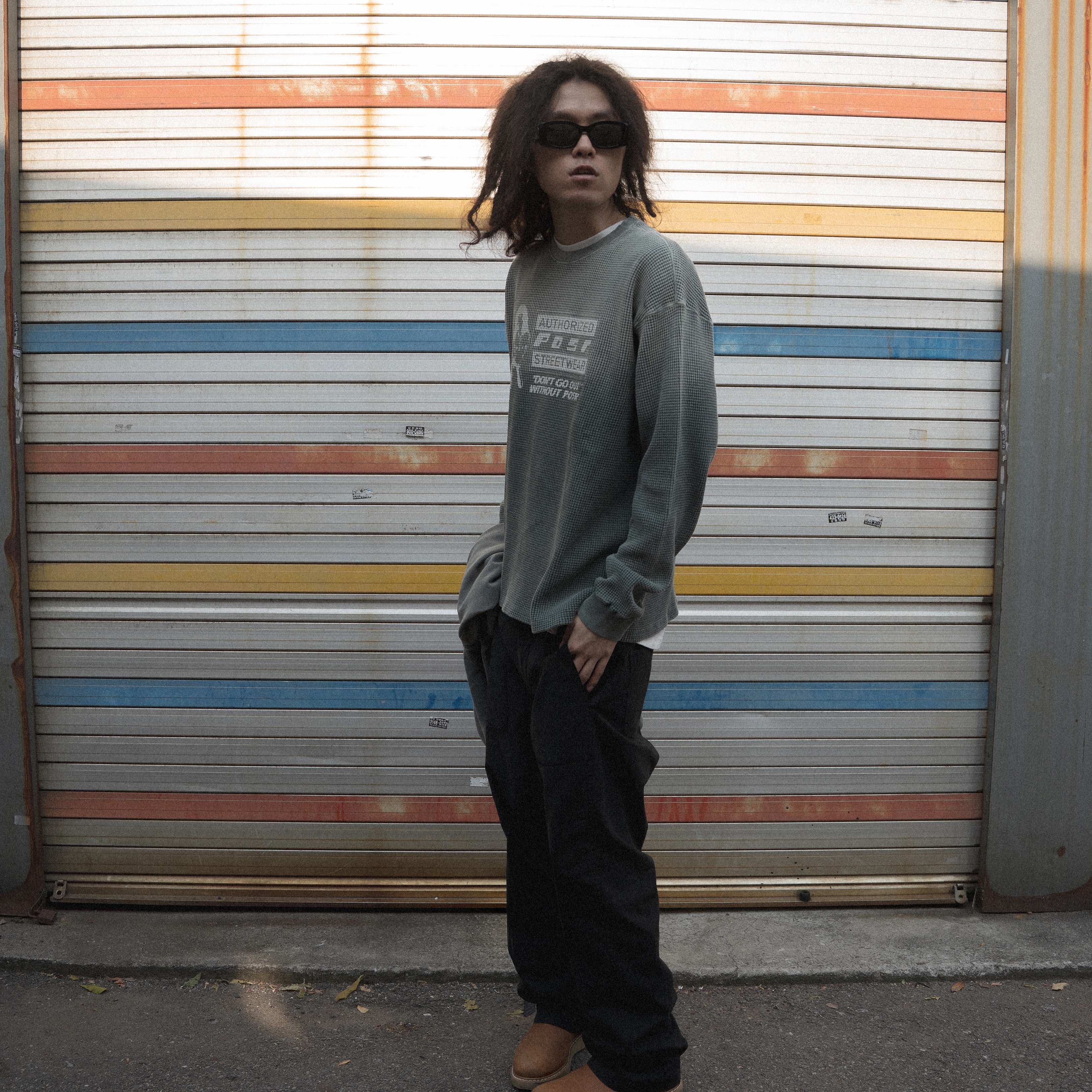 POSR Overdyed POSR Waffle Tee Faded Green, POSR Washed Fatigue Pants Black 착용 스타일