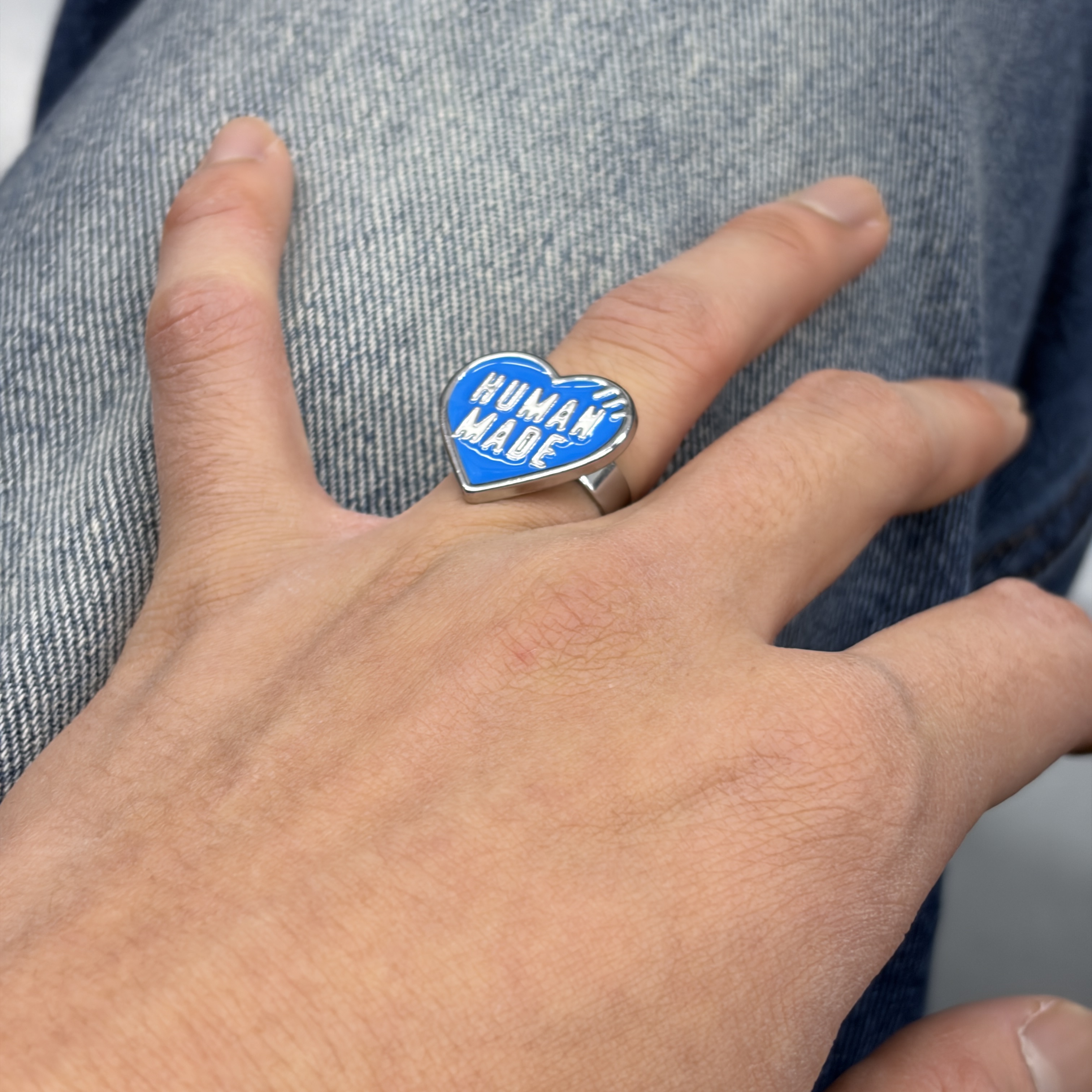 Human Made Heart Ring Blue 착용 스타일 - 1
