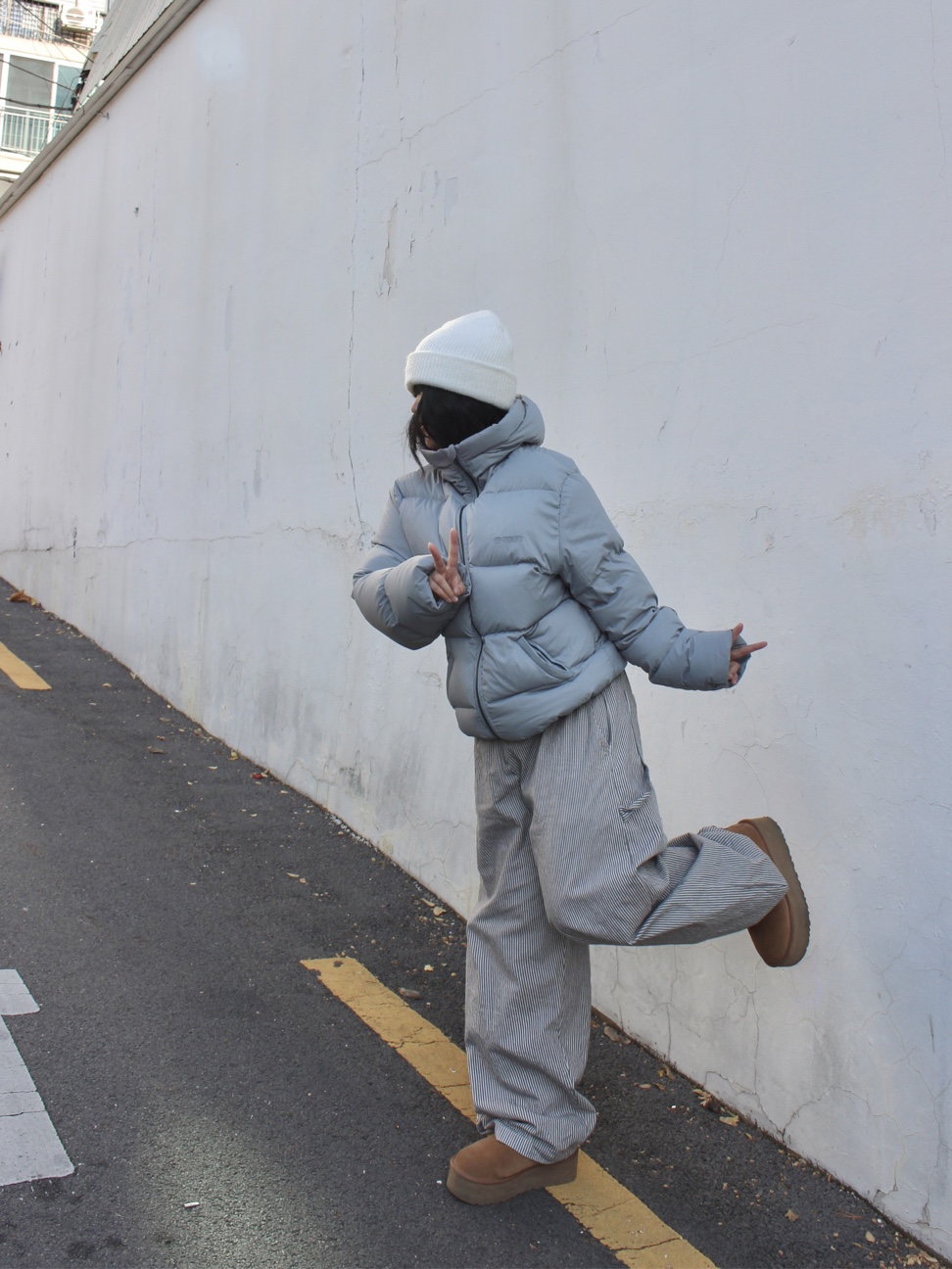QT8 GARMENTS Duck Down Heavyweight Hoodie Jacket Greyed Skyblue 착용 스타일 - 5