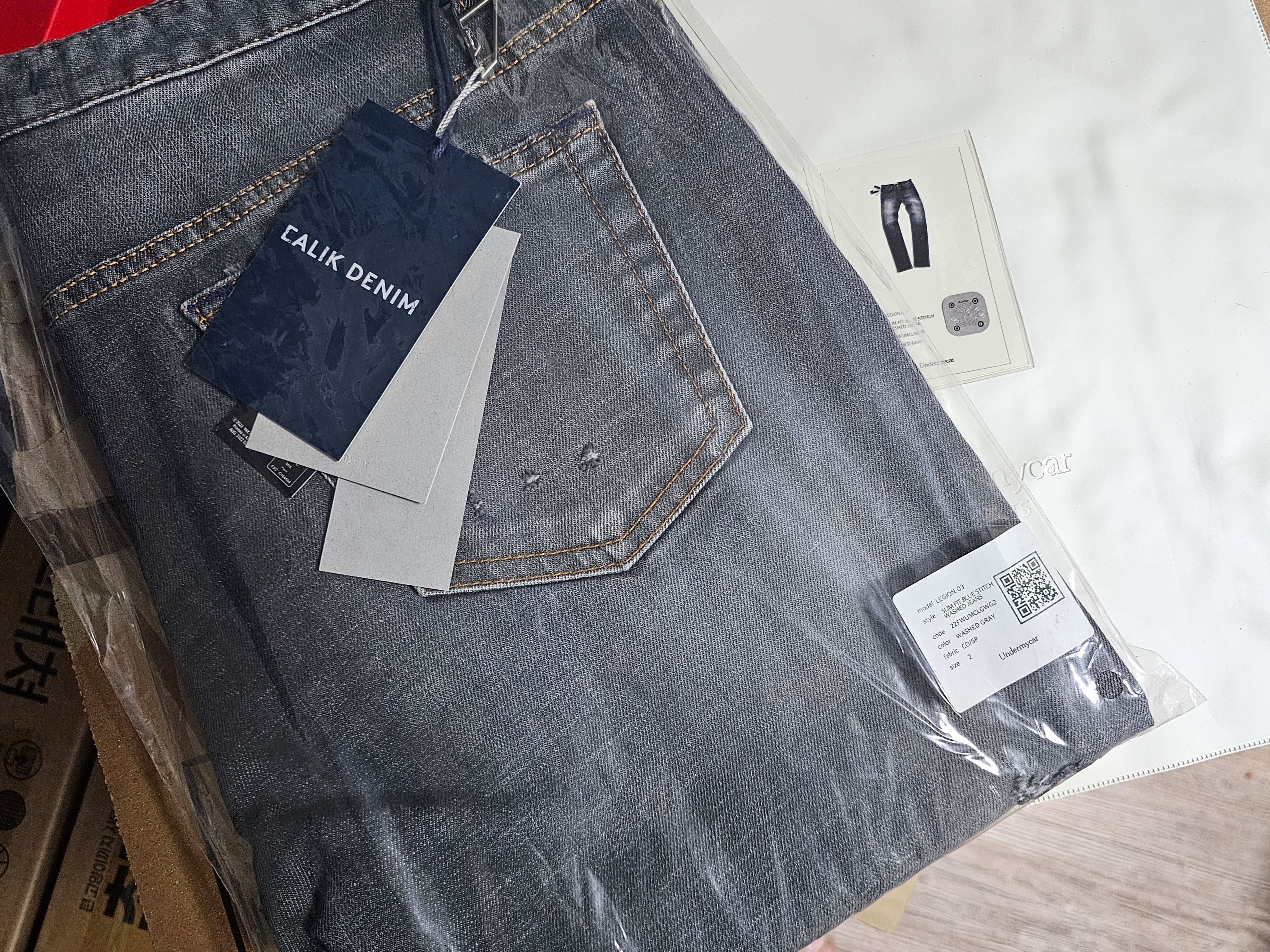 Undermycar Legion.03 Slim Fit Blue Stitch Washed Jeans Washed Gray 착용 스타일