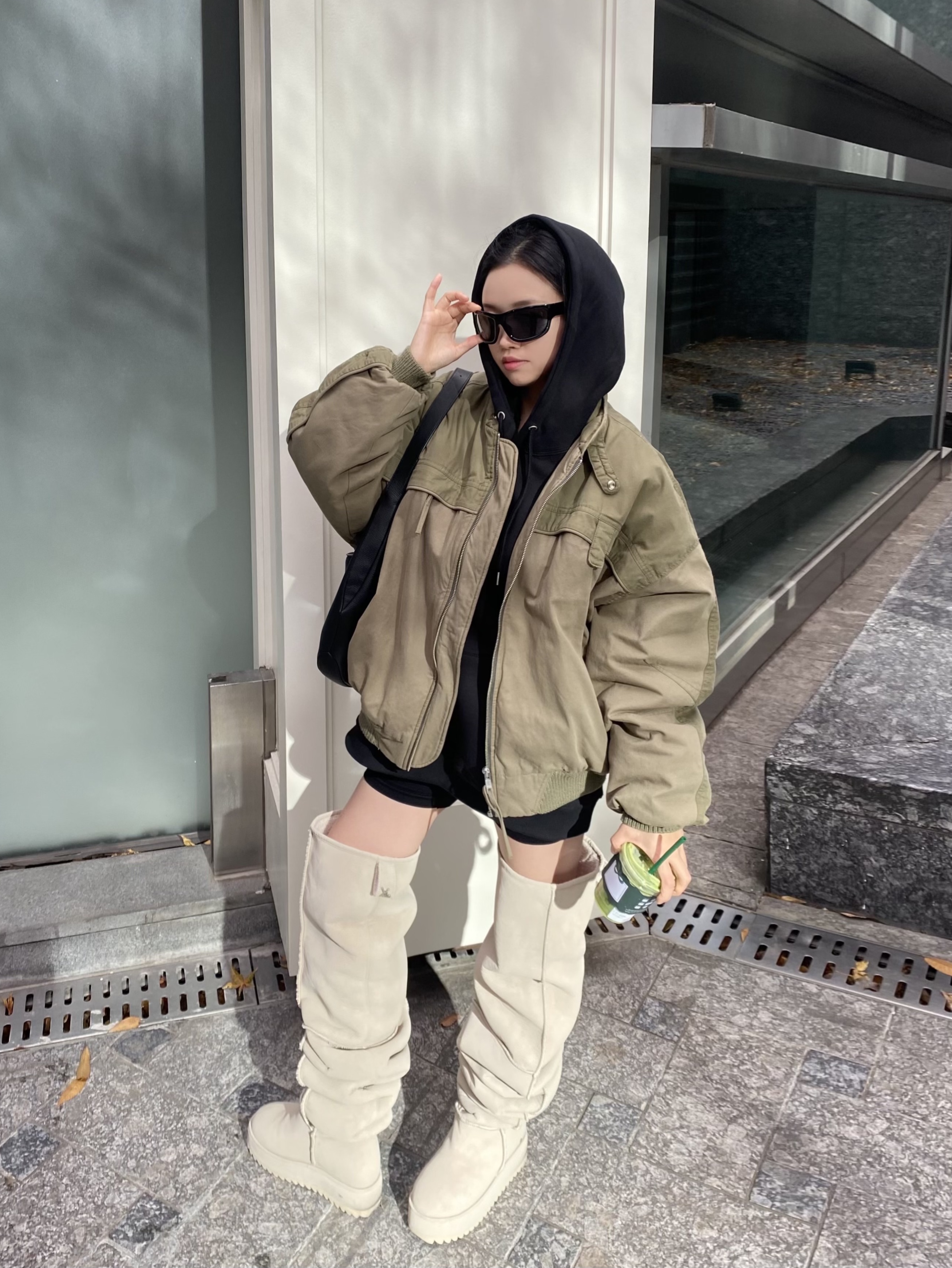ETCE Vintage Washed Bomber Khaki 착용 스타일