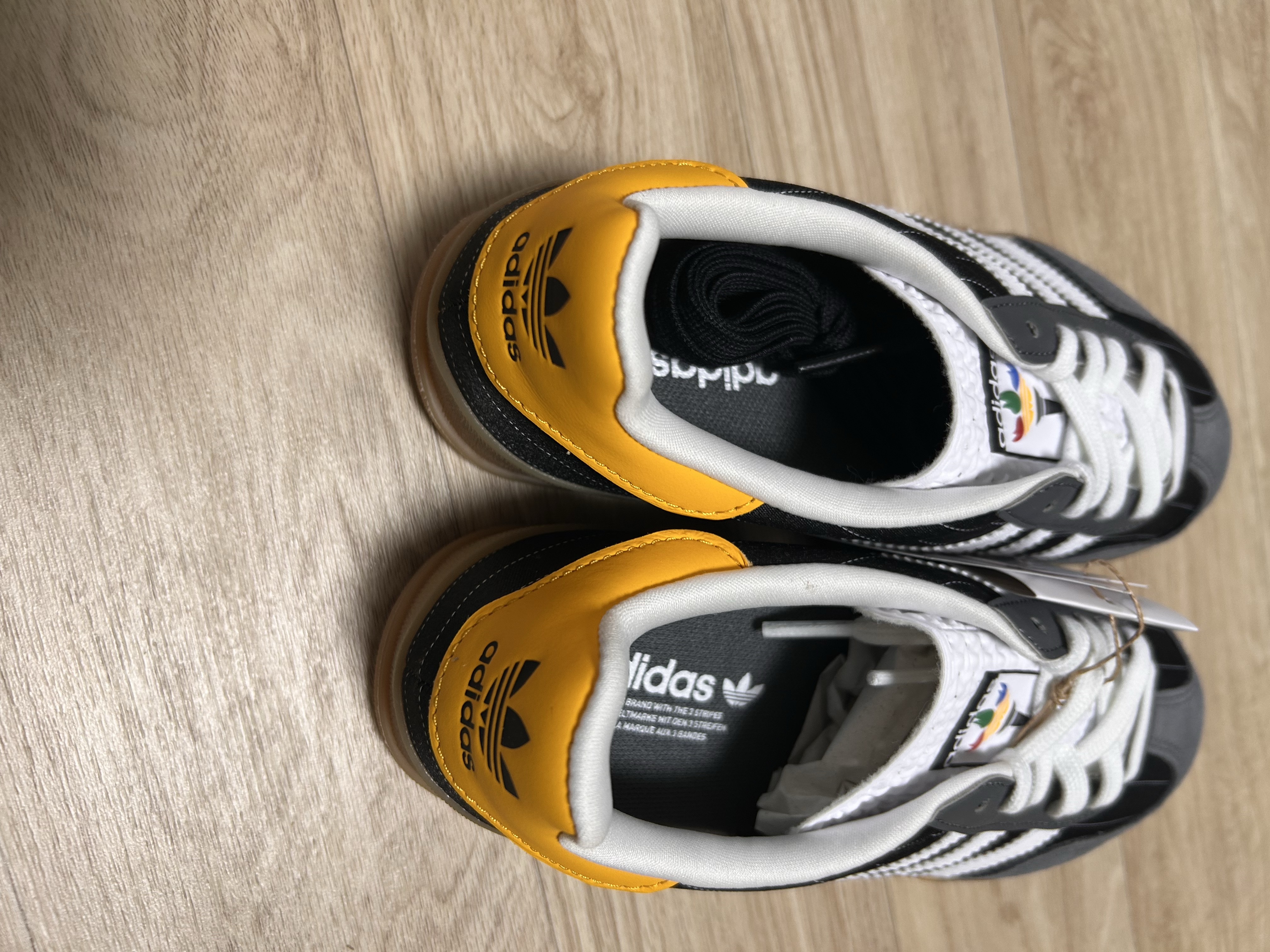 Adidas Gazelle Indoor Core Black Cloud White 착용 스타일