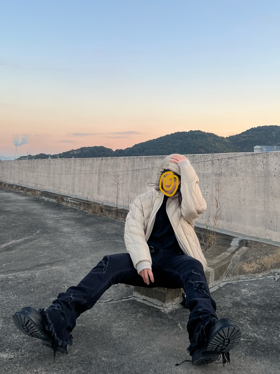 Undermycar Crewgu Double Layered Flared Jeans Moonless Night - 23FW 착용 스타일 - 5