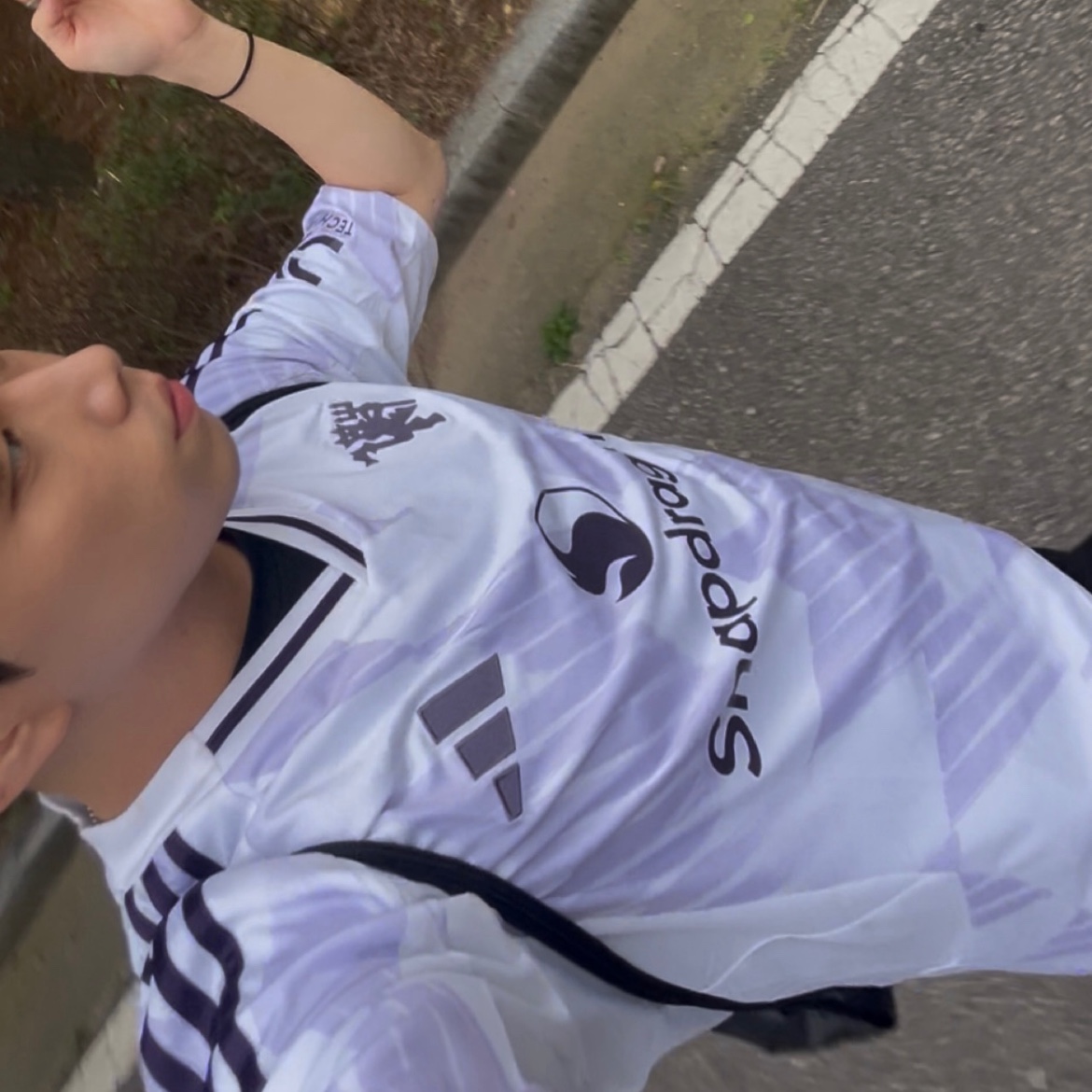 Adidas Manchester United 2025/26 Away Jersey White - KR Sizing (Non Marking Ver.) 착용 스타일