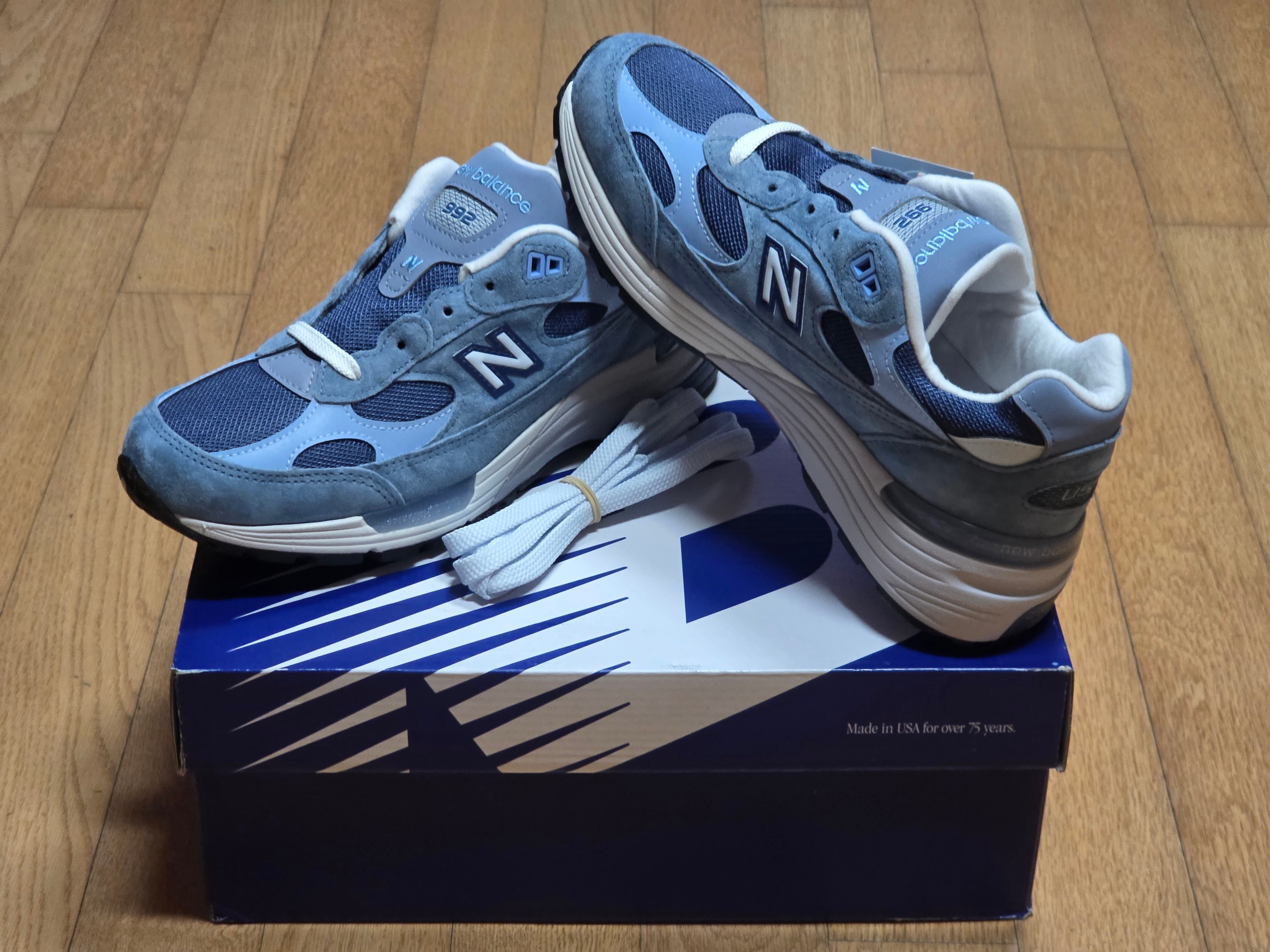 New Balance 992 Made in USA Dusk Shower 착용 스타일 - 1