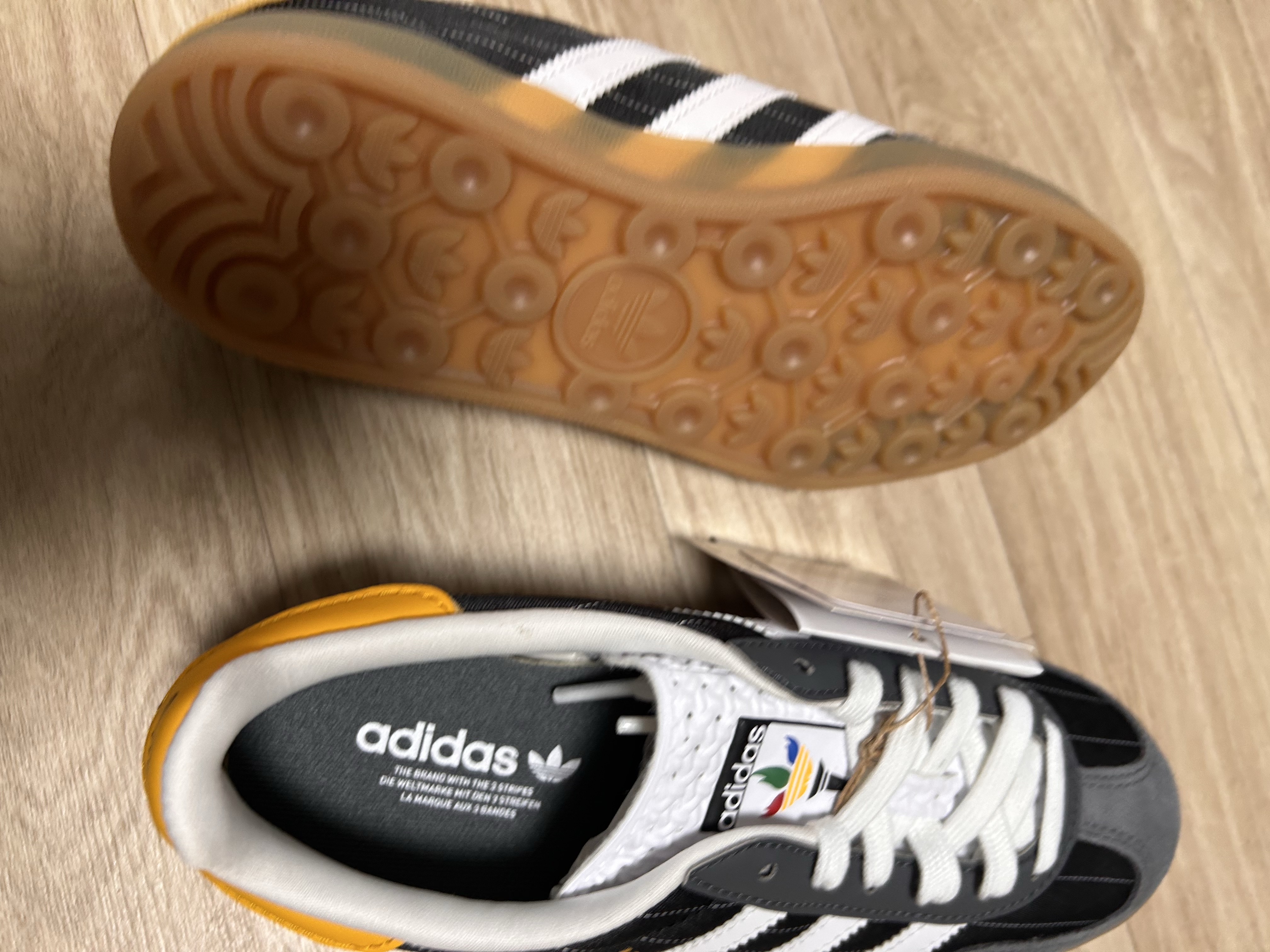 Adidas Gazelle Indoor Core Black Cloud White 착용 스타일