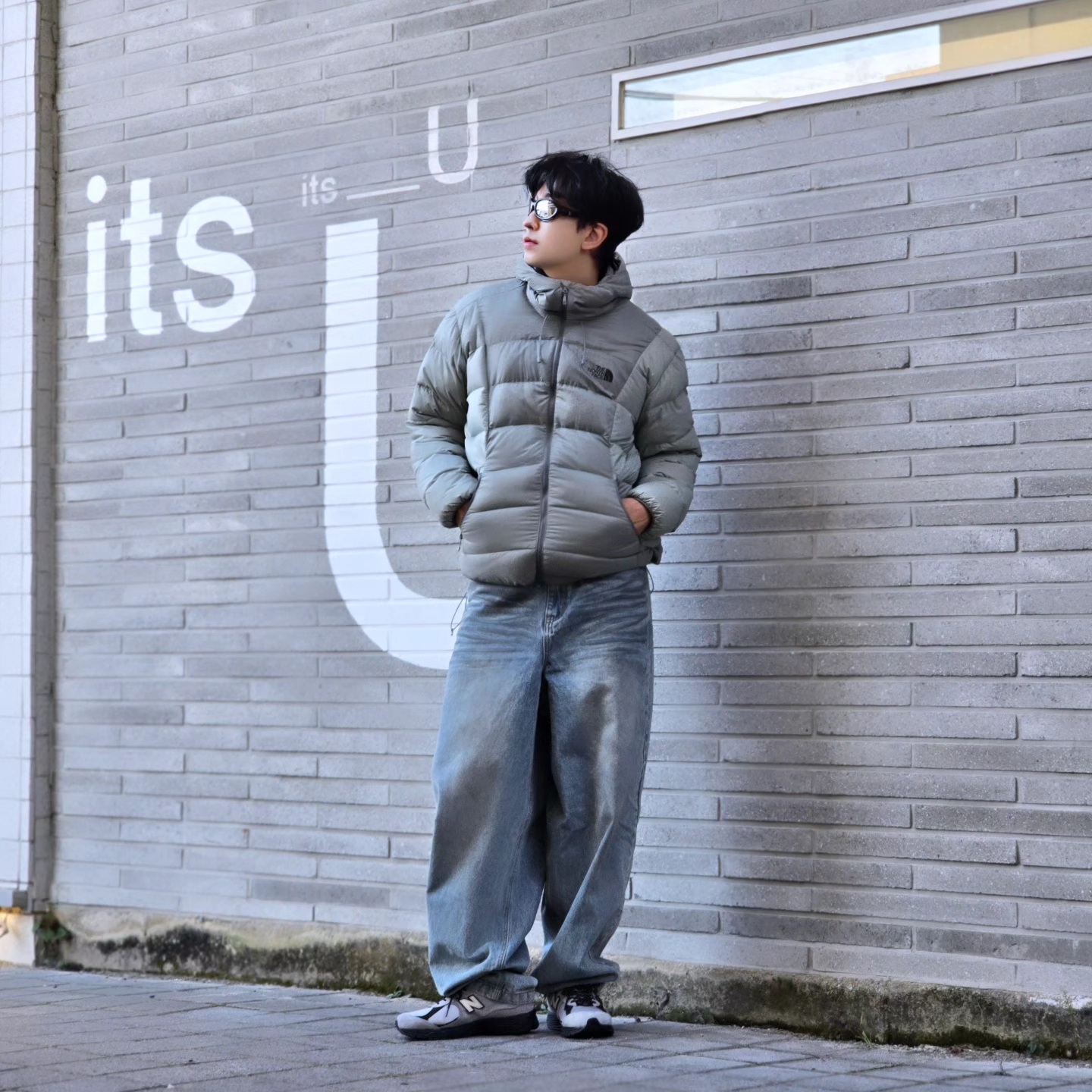The North Face Ruta Down Jacket Light Khaki - 25SS, New Balance 2002R Grey Black 착용 스타일 - 2