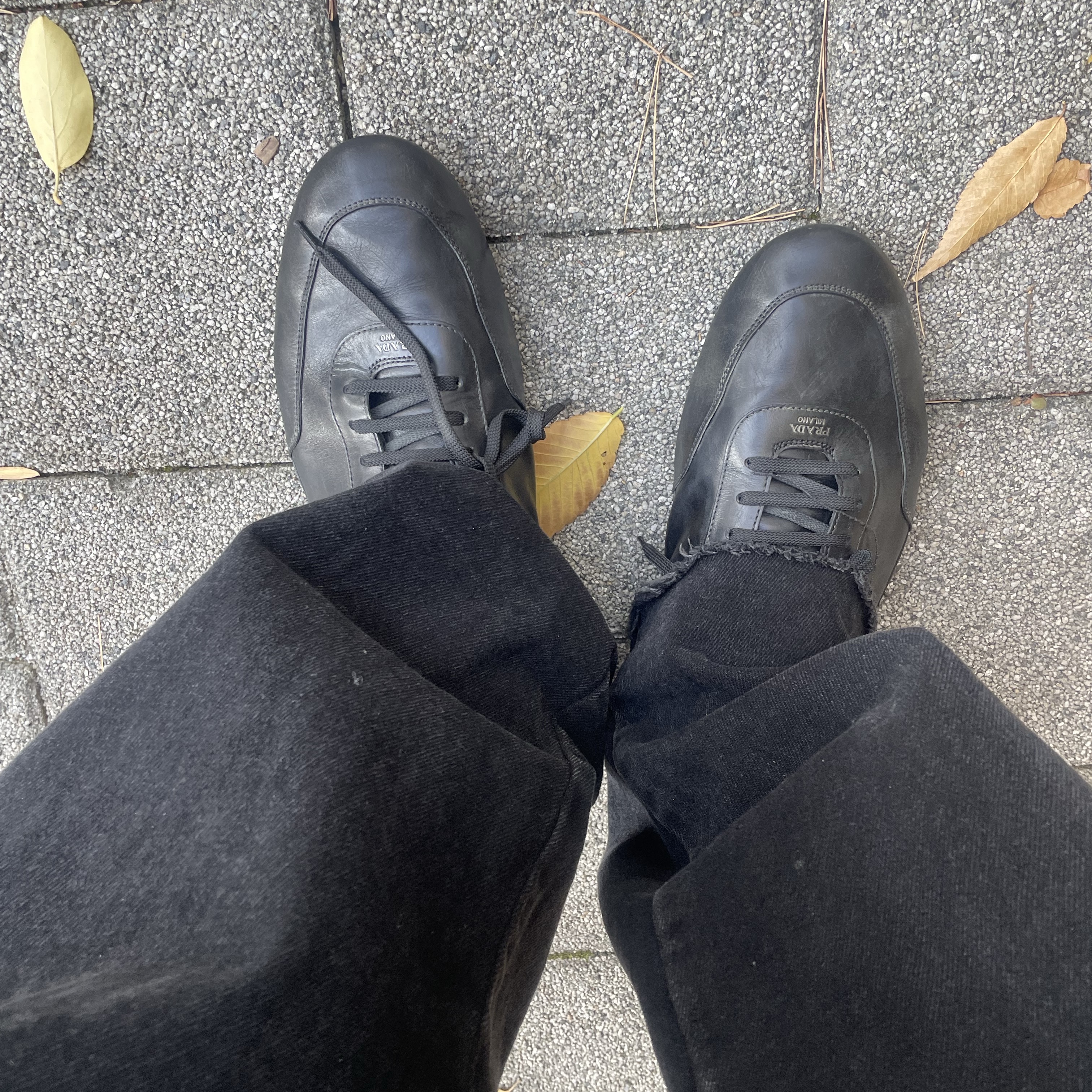 Prada Collapse Leather Sneakers Black, Prada Re-Nylon Bomber Jacket Black 착용 스타일 - 3