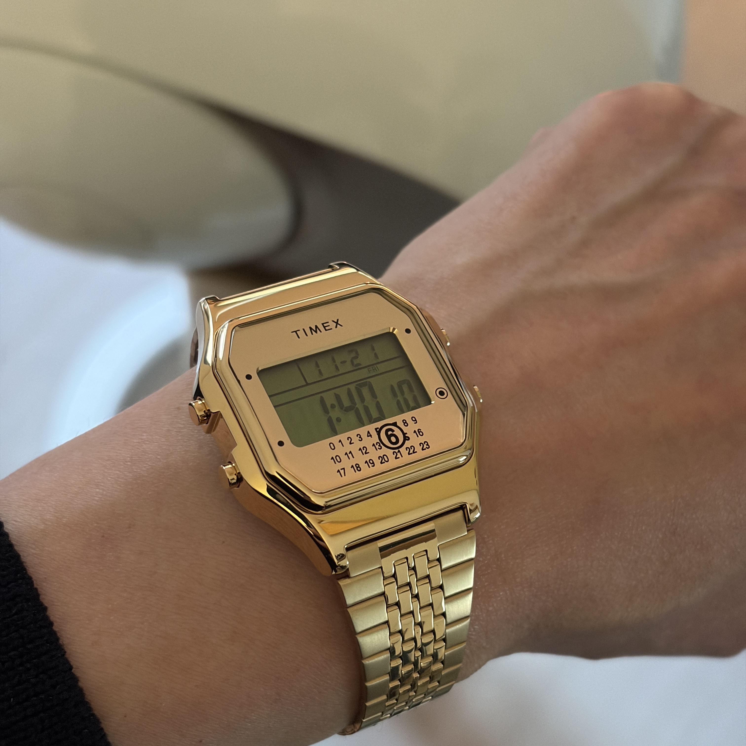 Timex x MM6 Maison Margiela T80 Gift Set Stainless Steel Gold 착용 스타일