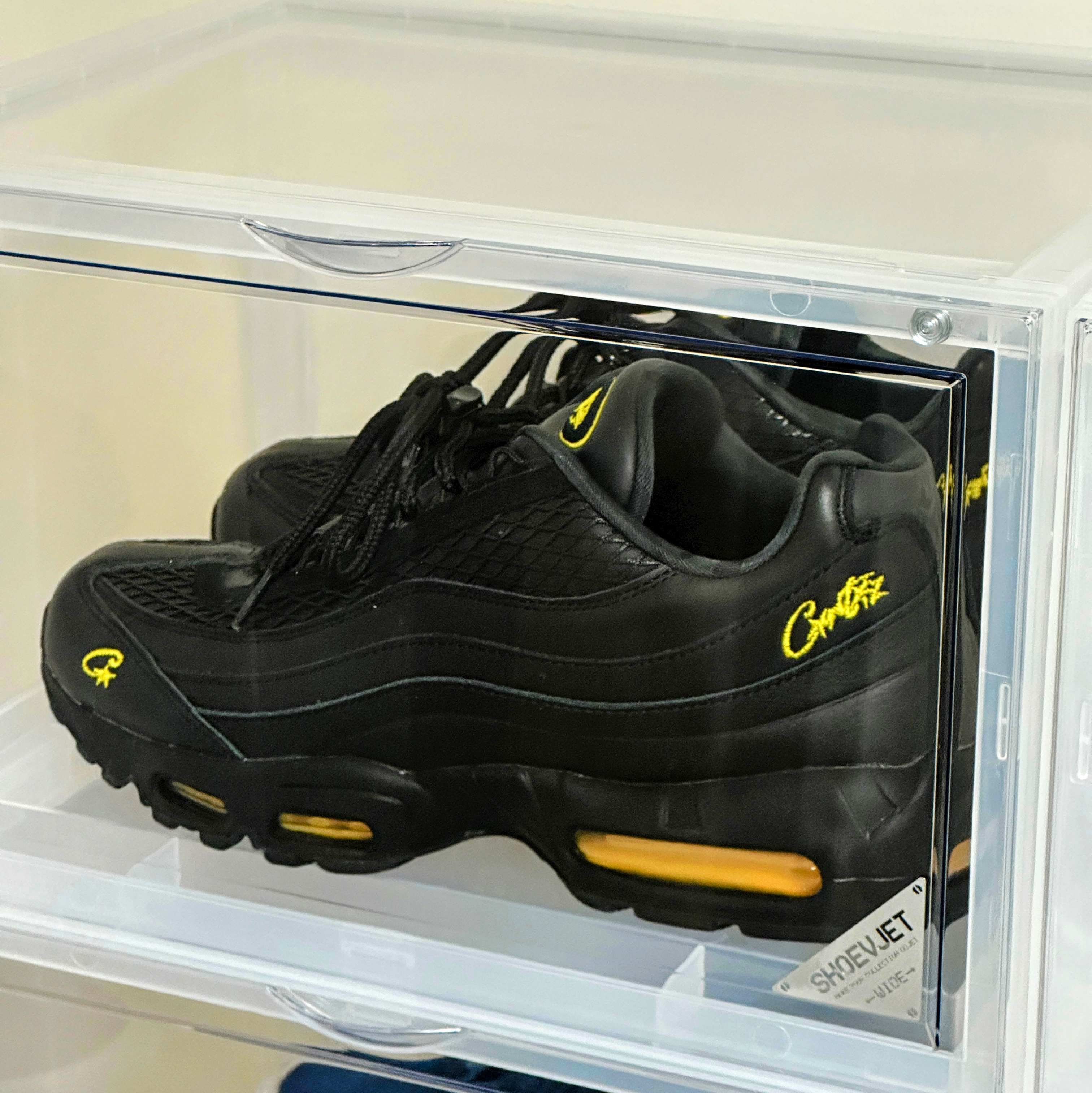 Nike x Corteiz Air Max 95 Black and Tour Yellow 착용 스타일