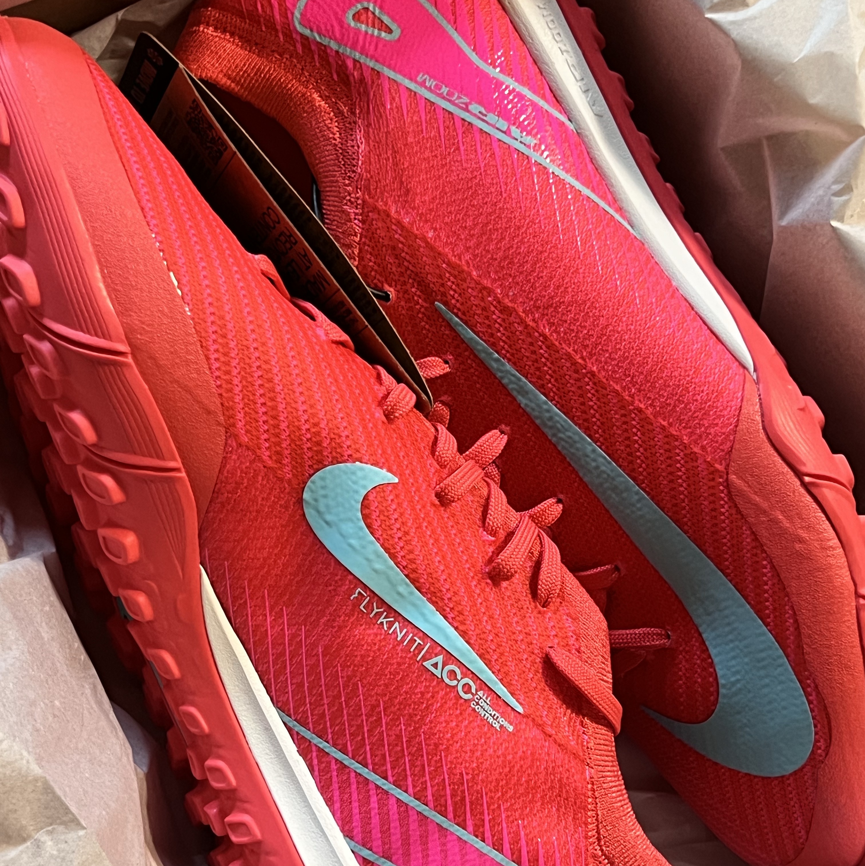 Nike Zoom Mercurial Vapor 16 Pro TF Ember Glow Aurora Green 착용 스타일