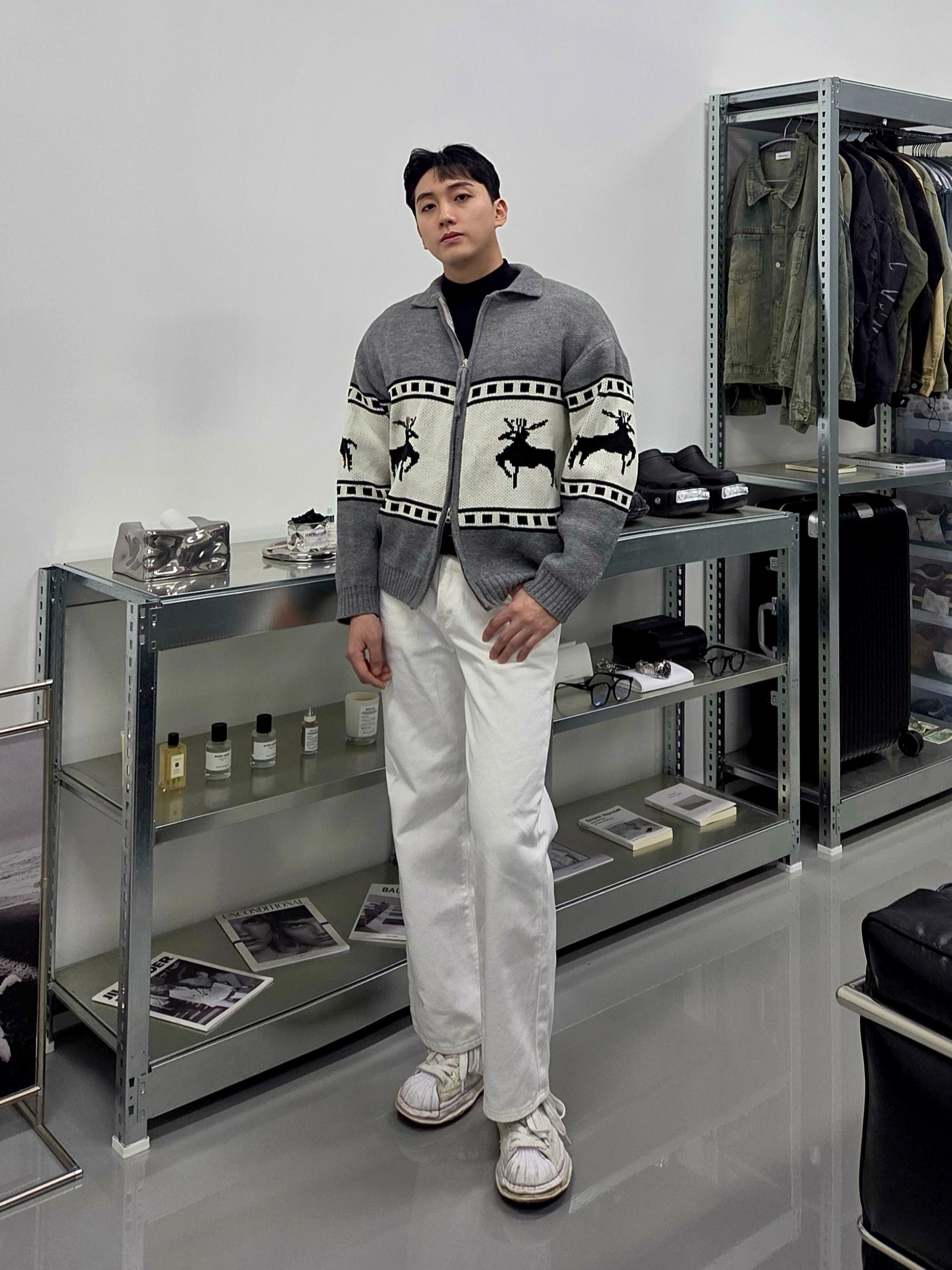 Maison Mihara Yasuhiro Blakey OG Sole Canvas Low-top Sneakers White 착용 스타일 - 1