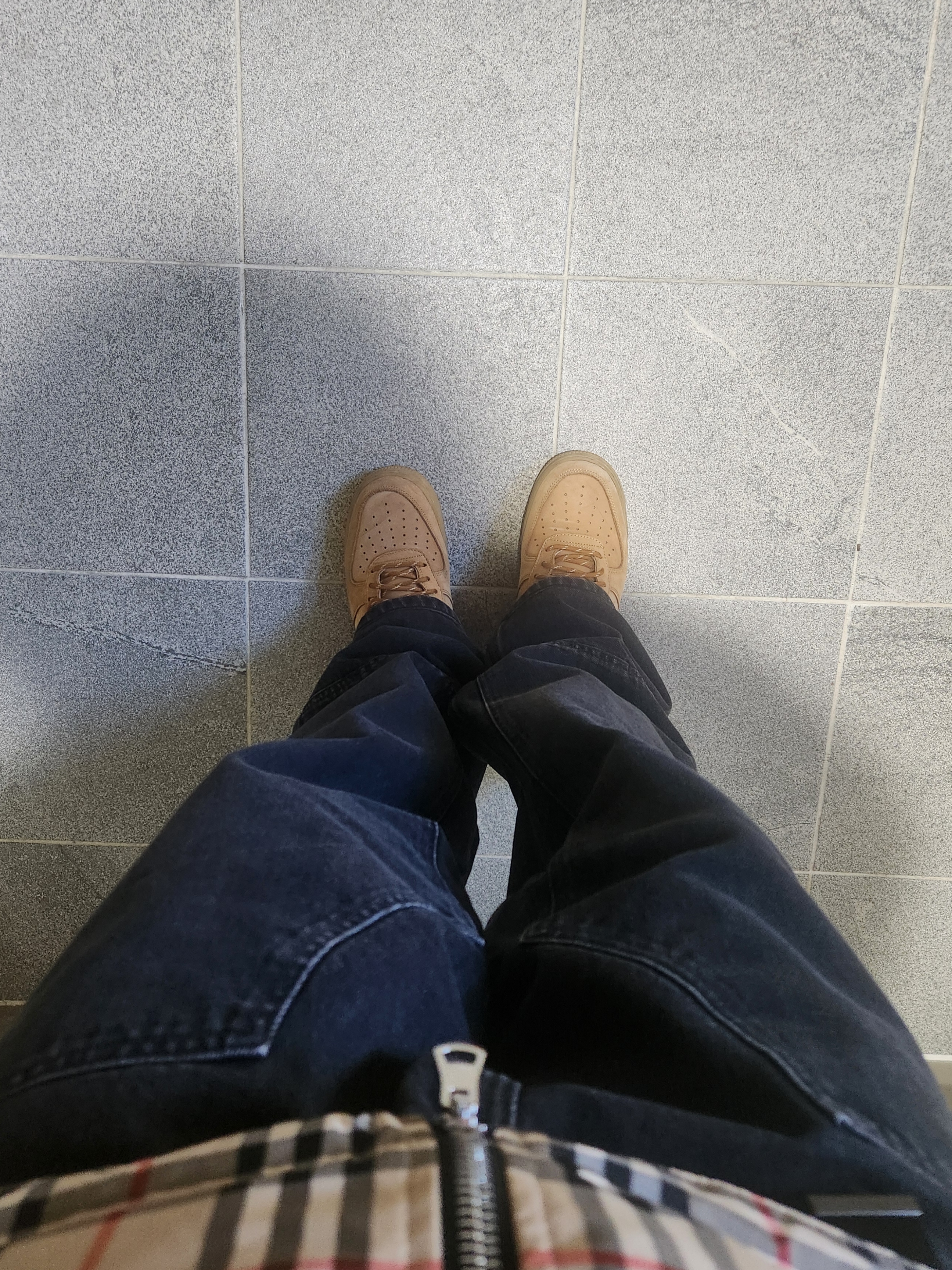Nike Air Force 1 '07 WB Flax 착용 스타일