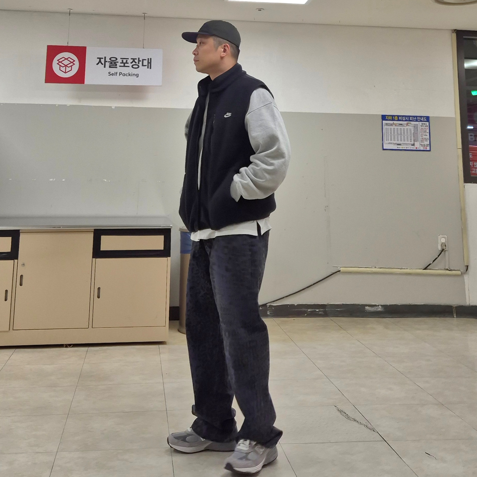New Balance 993 Made in USA Grey - D Standard, Nike Club Fleece+ Winterized Vest Black - Asia 착용 스타일 - 2