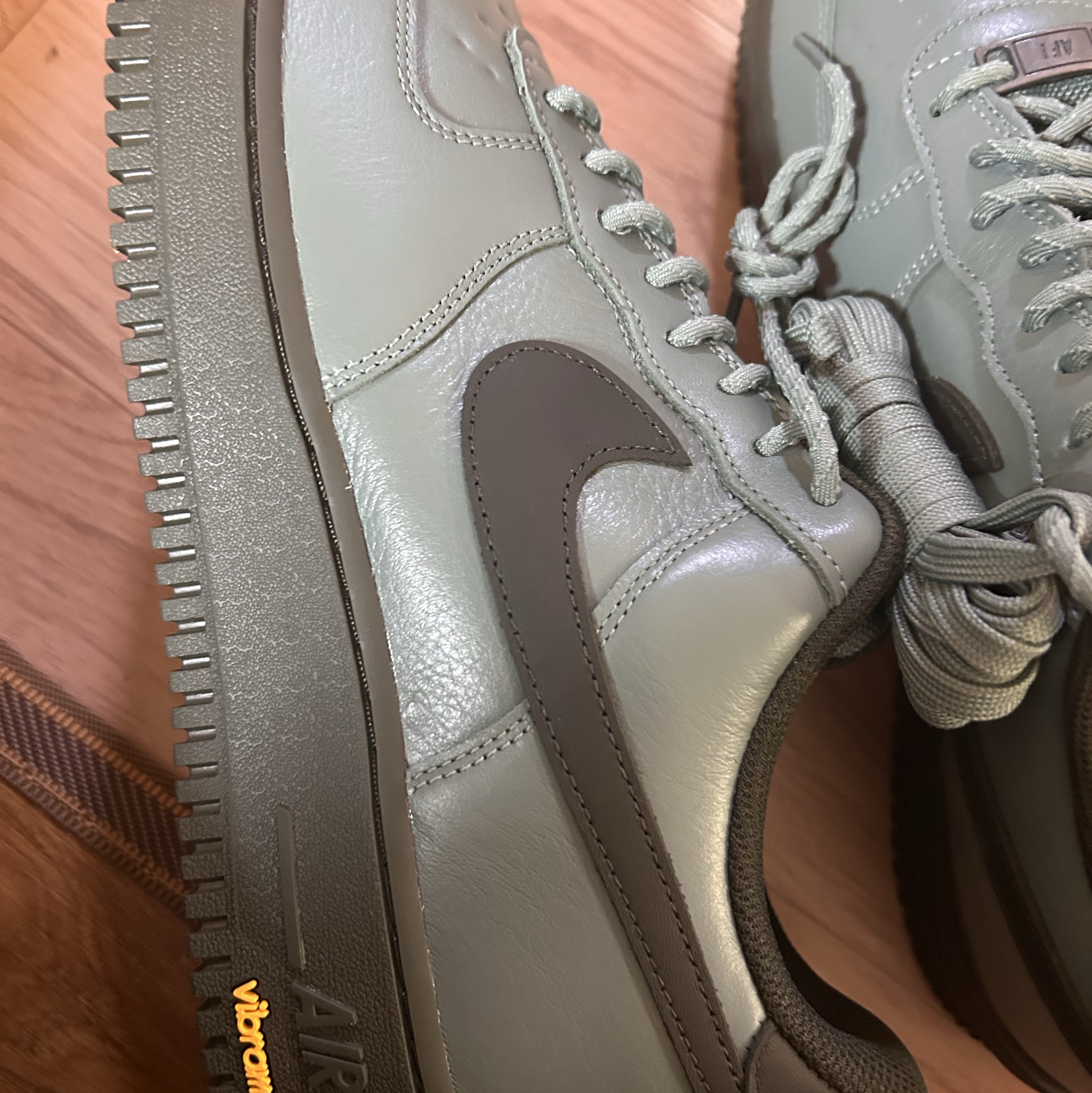 Nike Air Force 1 Low Gore-Tex Vibram Clay Green 착용 스타일