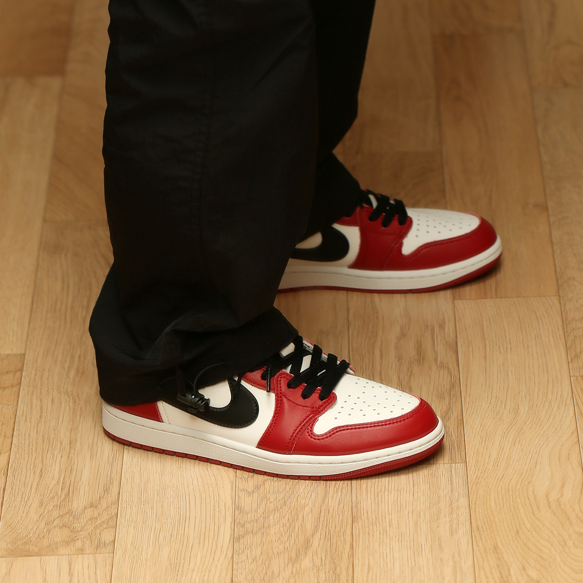 Jordan 1 Retro Low OG Chicago 착용 스타일 - 4