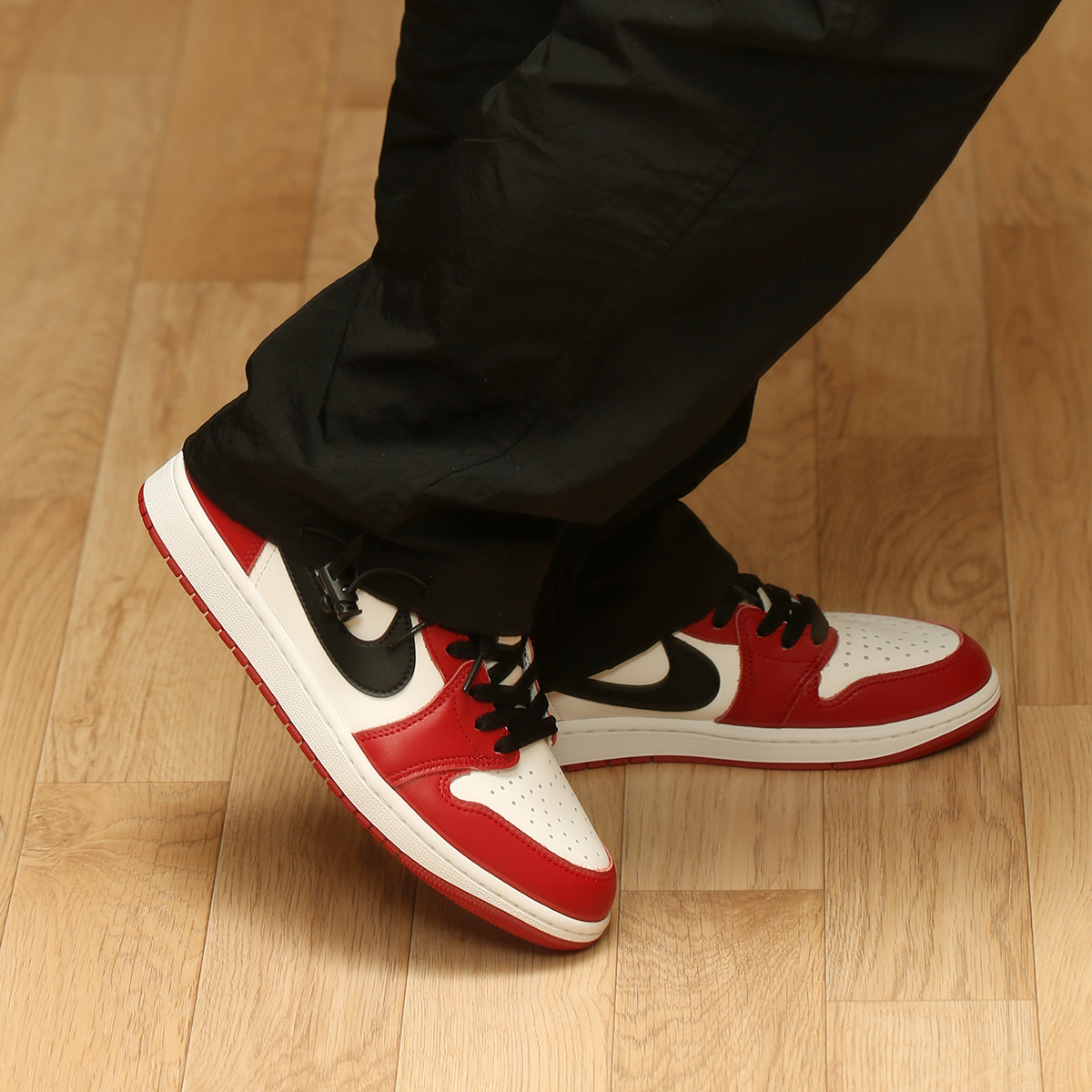 Jordan 1 Retro Low OG Chicago 착용 스타일 - 1