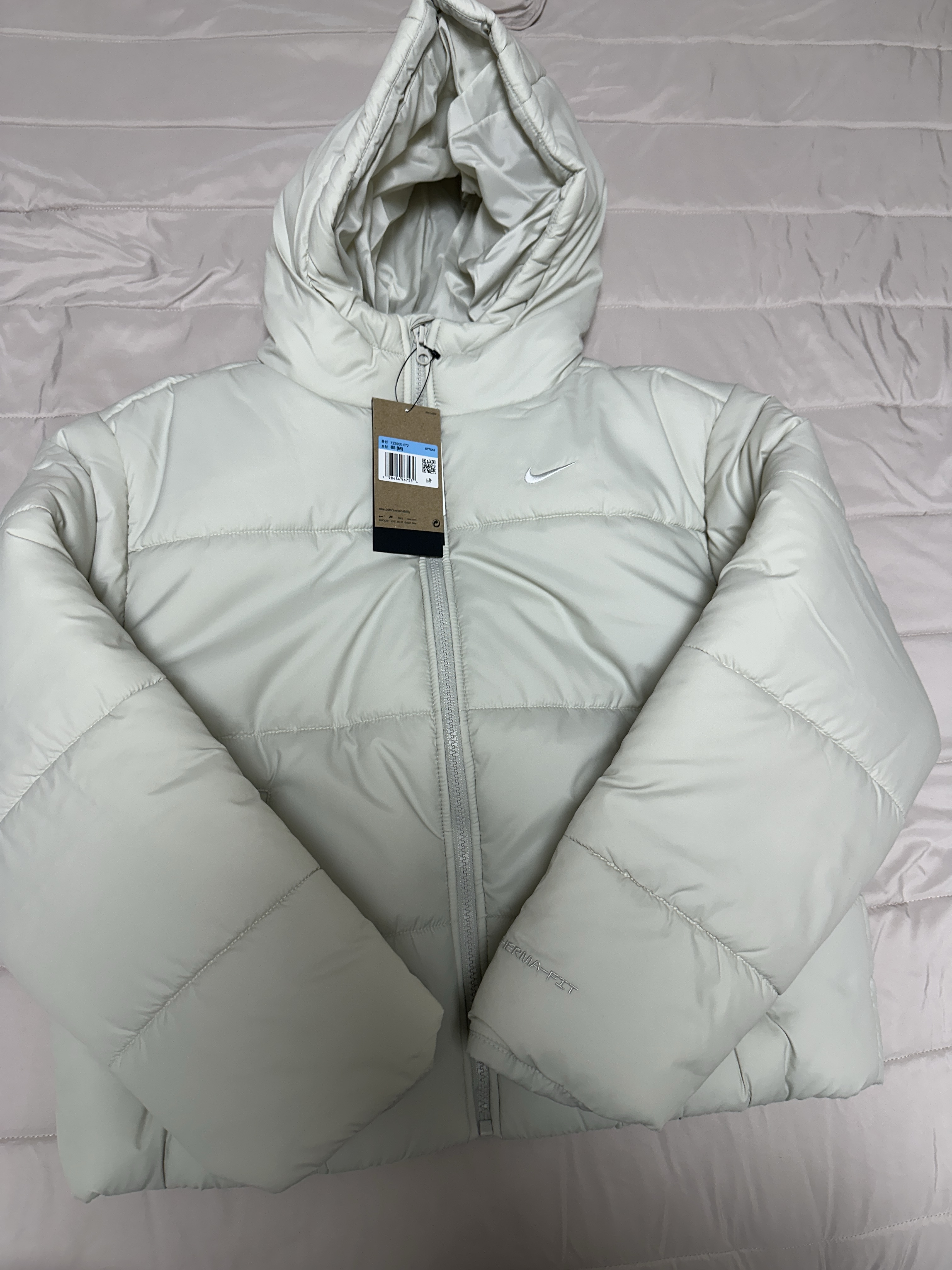 (W) Nike NSW Classic Padded Therma-Fit Loose Hooded Jacket Light Bone White - Asia 착용 스타일