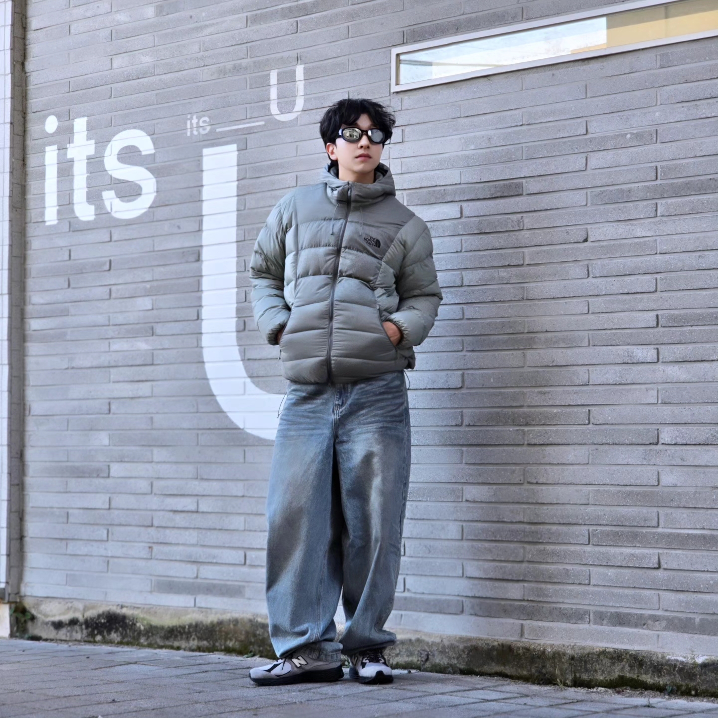 The North Face Ruta Down Jacket Light Khaki - 25SS, New Balance 2002R Grey Black 착용 스타일 - 1
