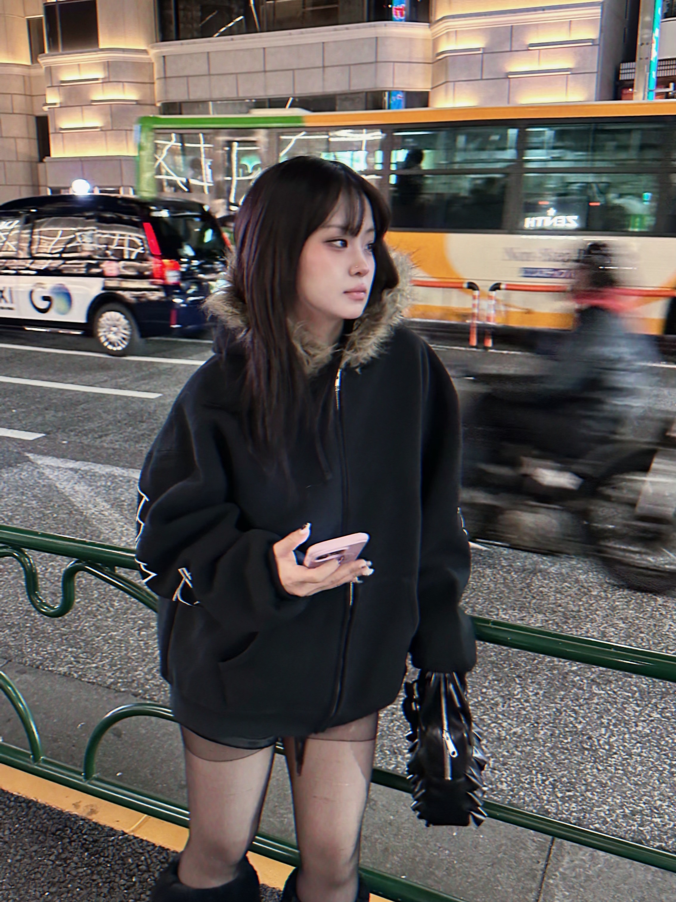 Supreme Faux Fur Zip Up Hooded Sweatshirt Black - 25FW 착용 스타일 - 2