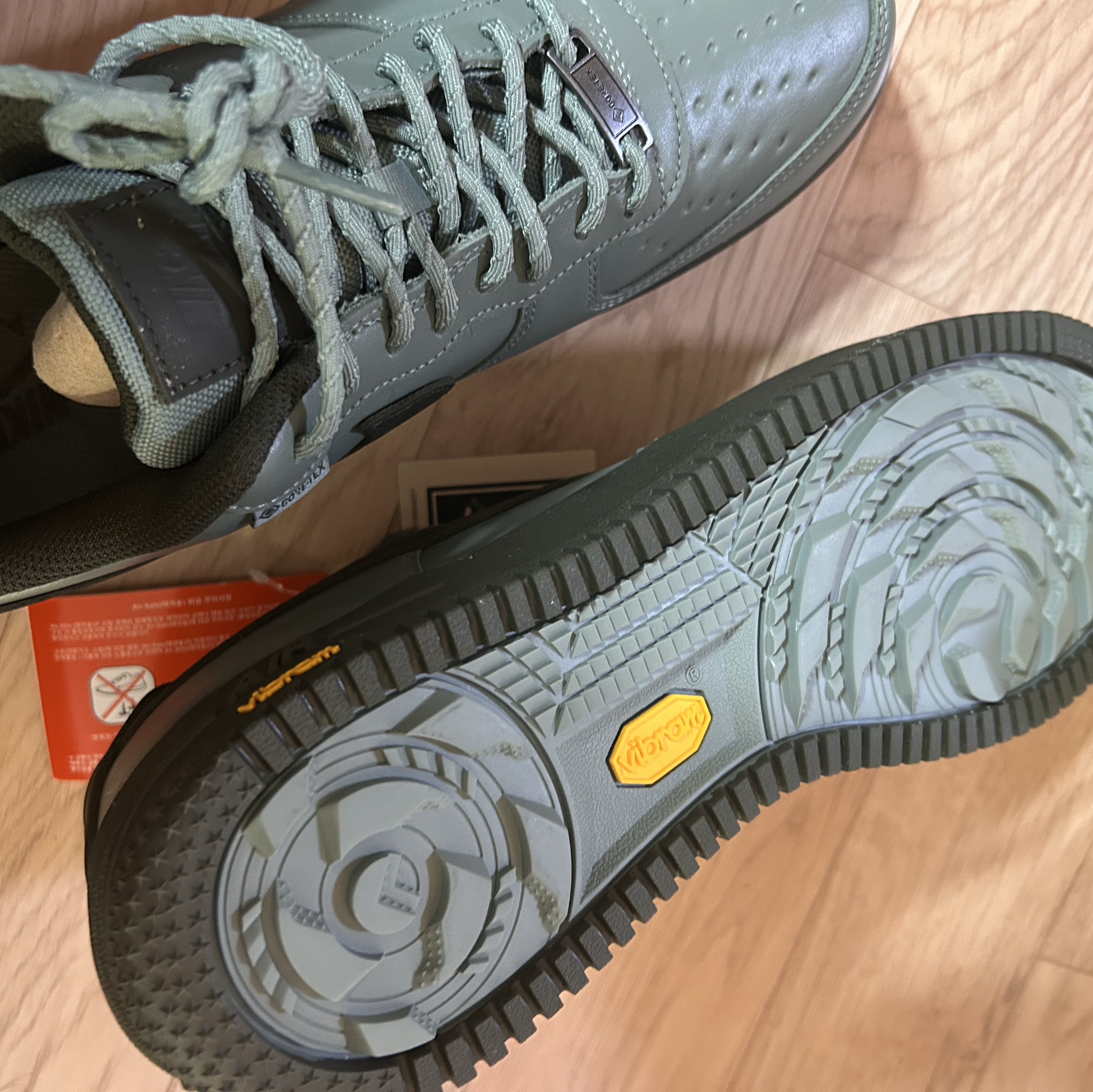 Nike Air Force 1 Low Gore-Tex Vibram Clay Green 착용 스타일