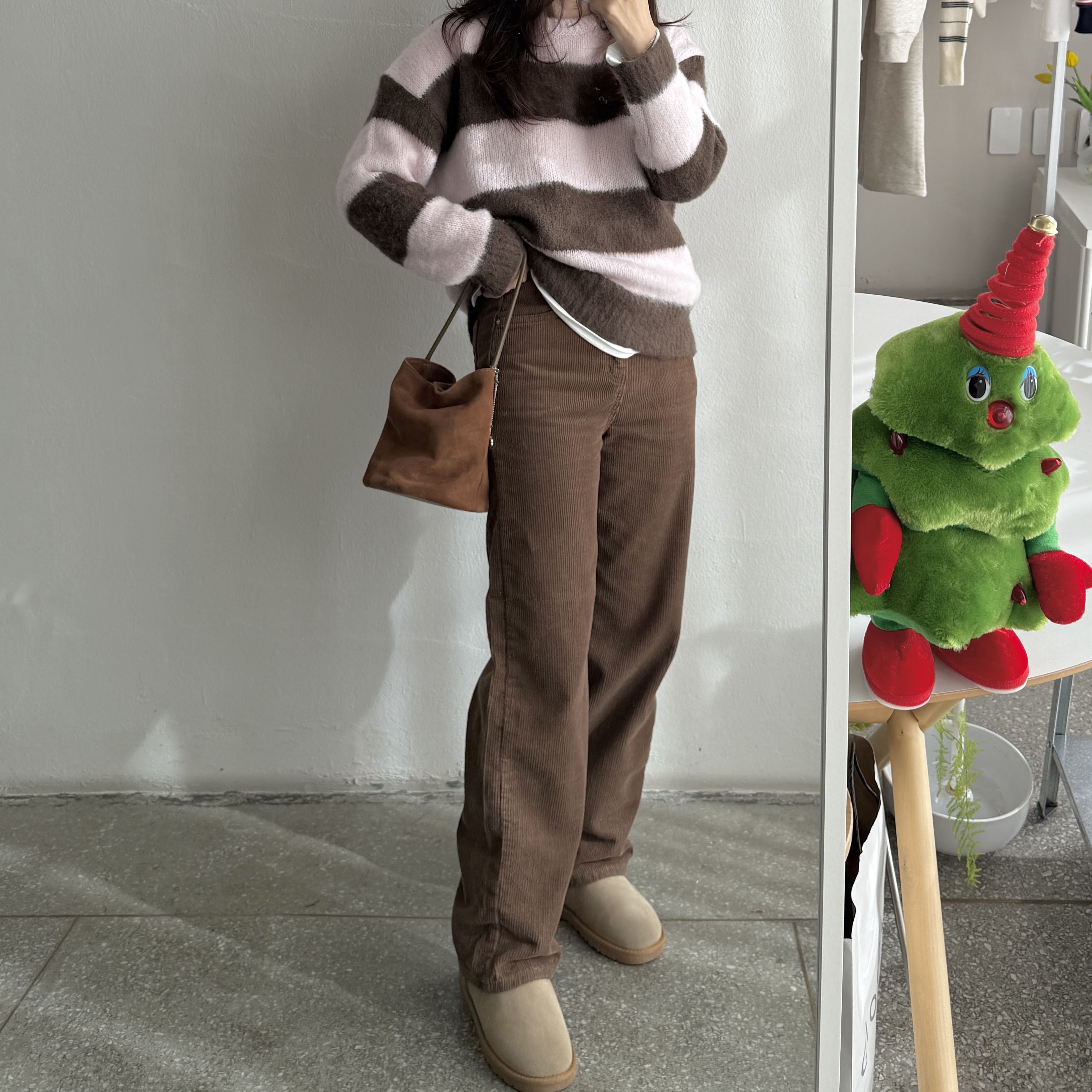 (W) UGG Tasman II Chestnut 착용 스타일 - 1