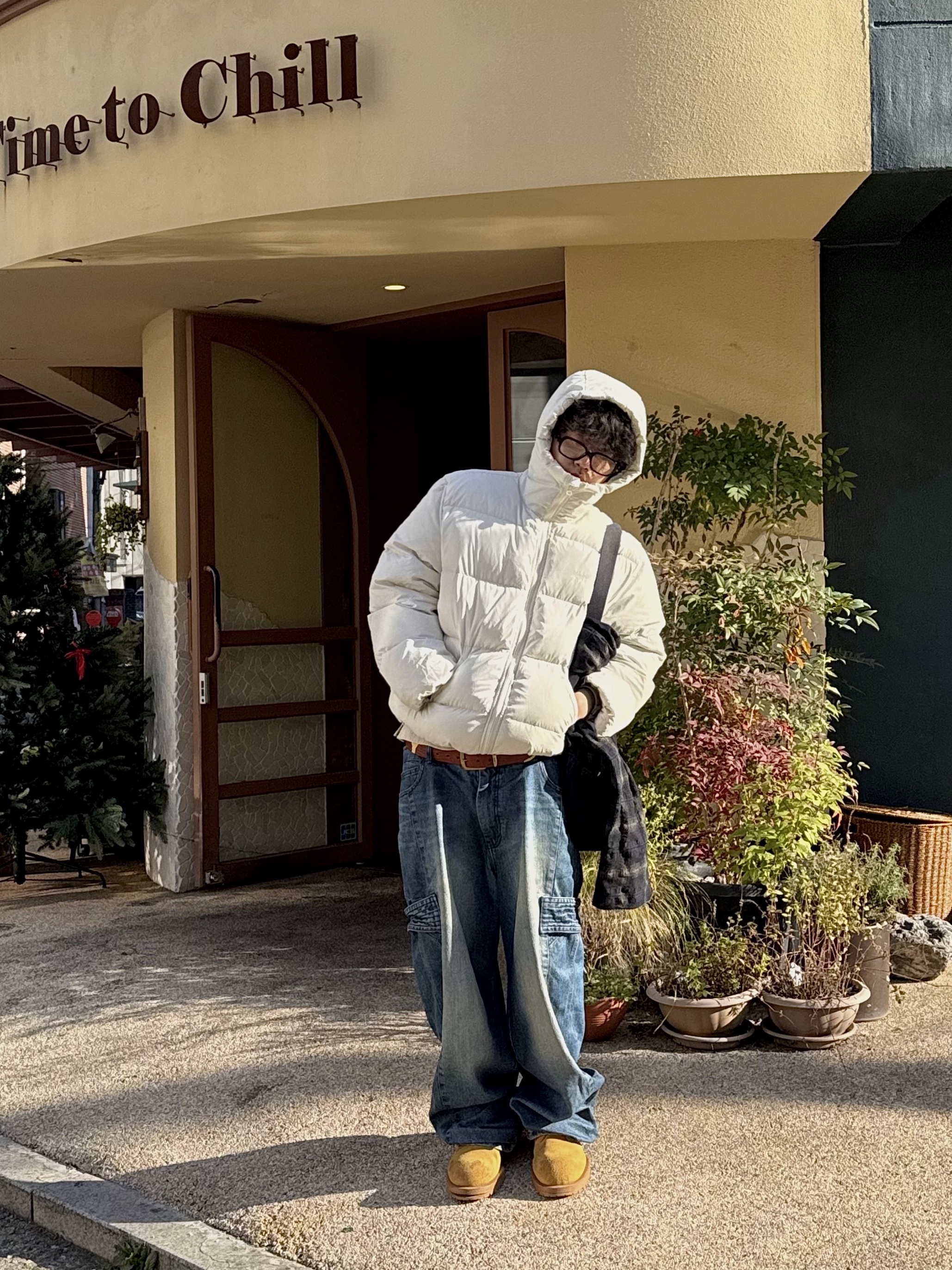 QT8 GARMENTS Duck Down Heavyweight Hoodie Jacket Cream 착용 스타일 - 6