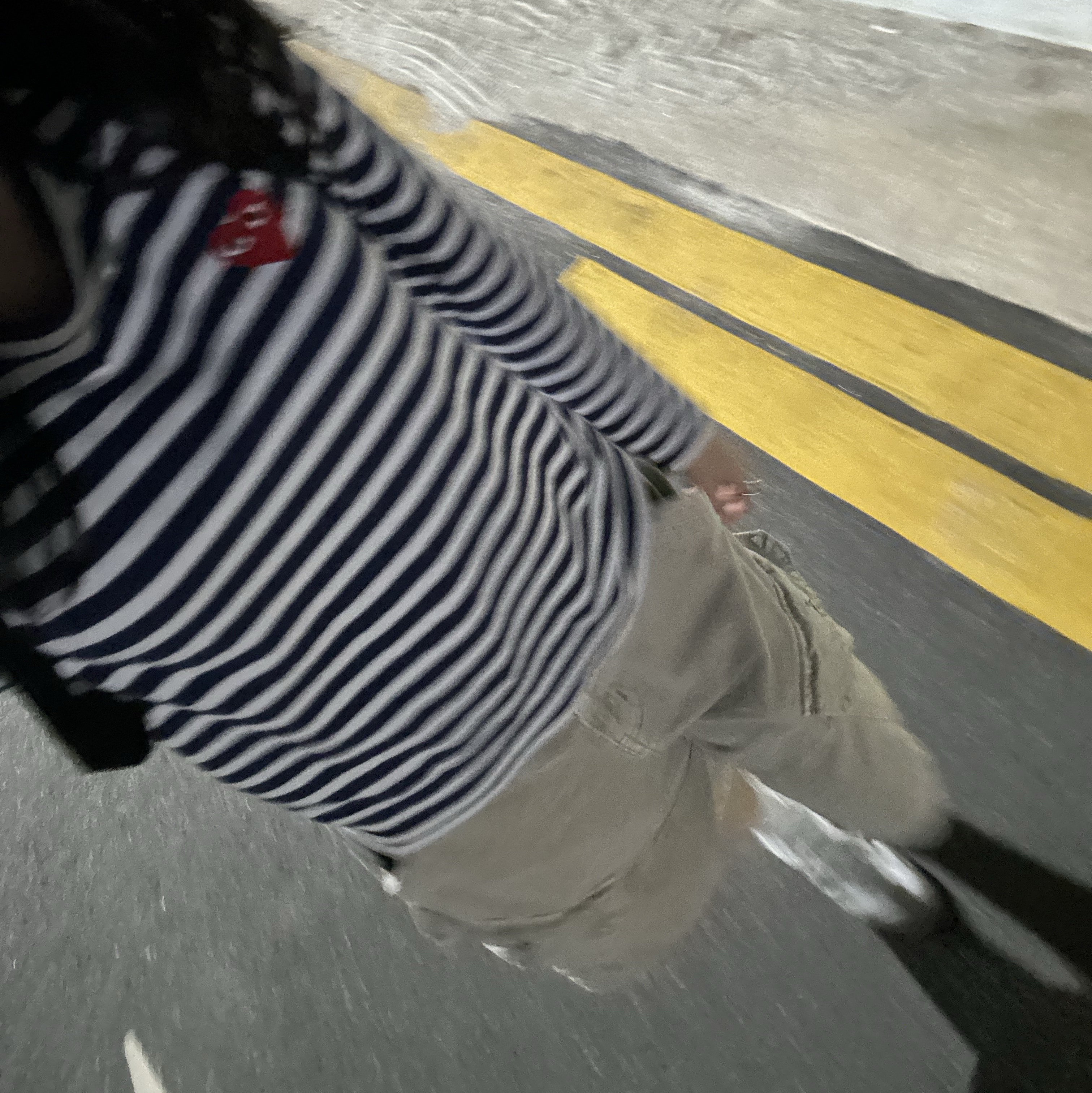 (W) Play Comme des Garcons Striped LS T-Shirt Navy White 착용 스타일